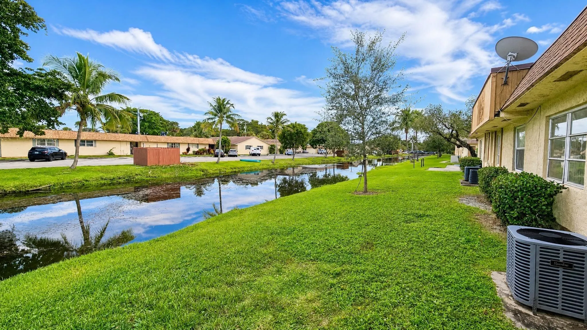 416 LAKESIDE Drive #129