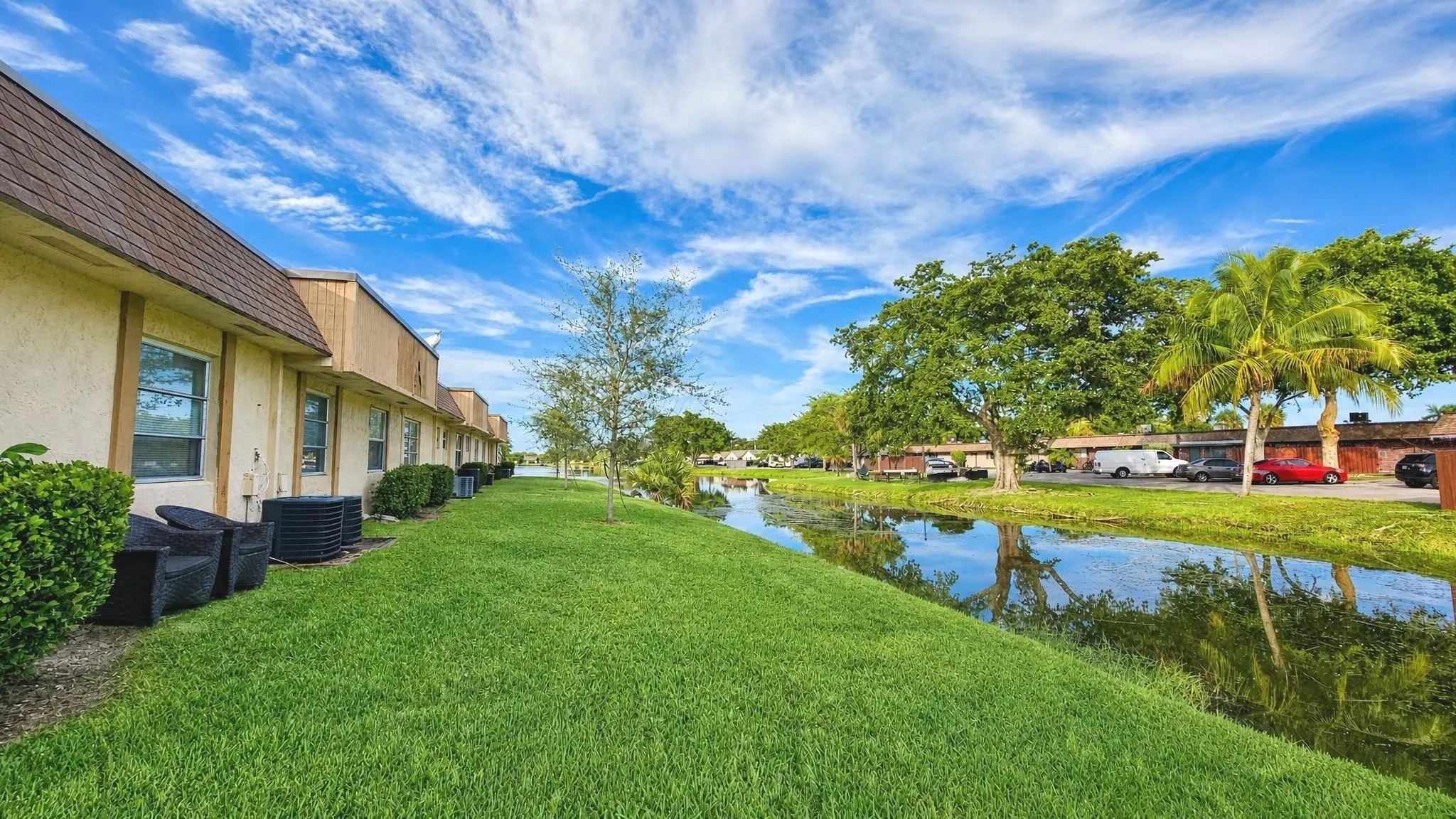 416 LAKESIDE Drive #129