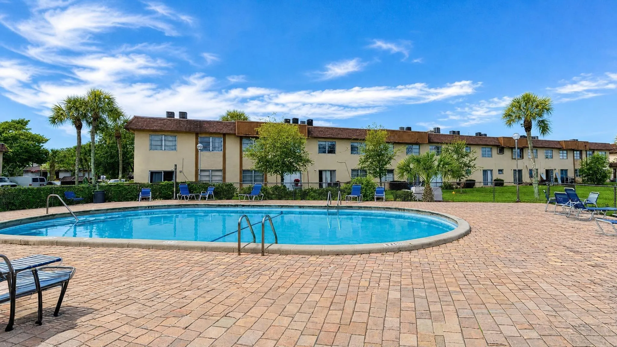 416 LAKESIDE Drive #129