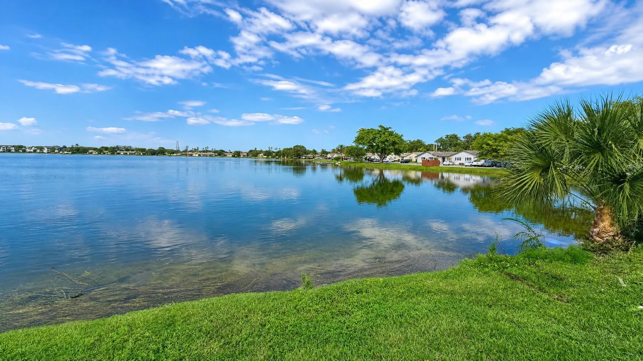 416 LAKESIDE Drive #129