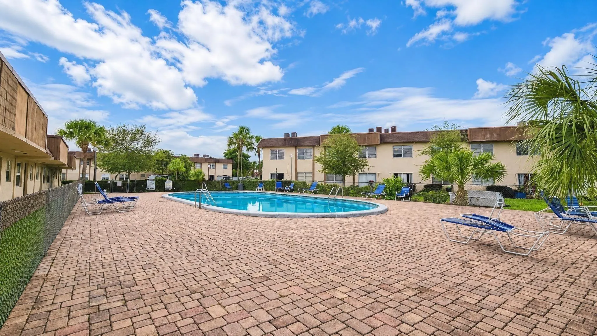 416 LAKESIDE Drive #129