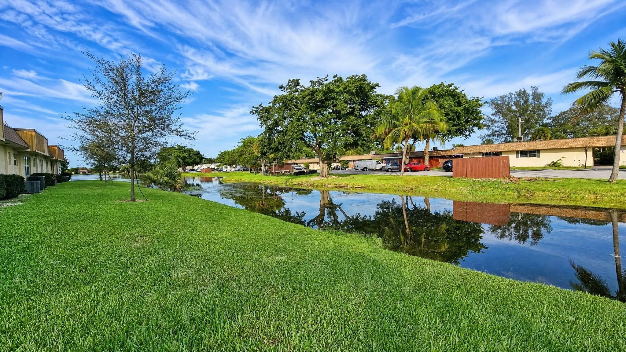 416 LAKESIDE Drive #129
