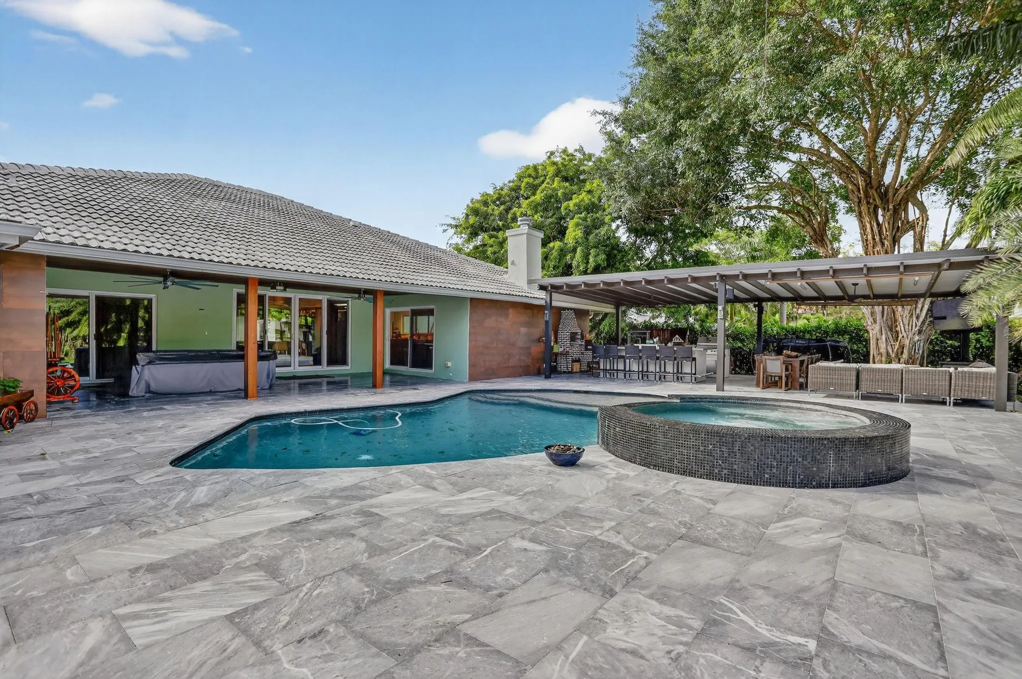 5928 NW 77TH Terrace