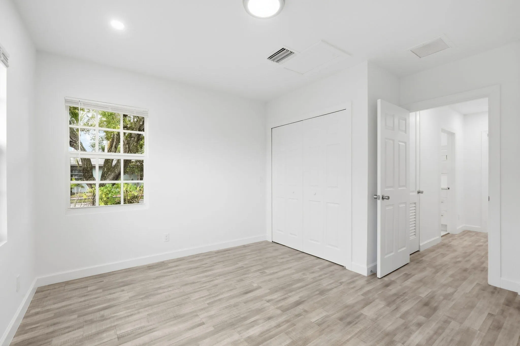 5203 N FLAGLER Drive