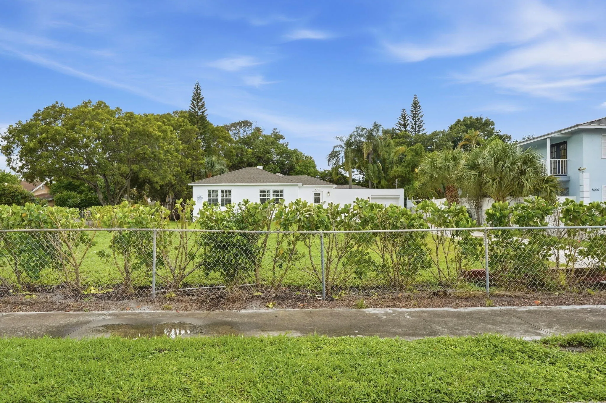 5203 N FLAGLER Drive