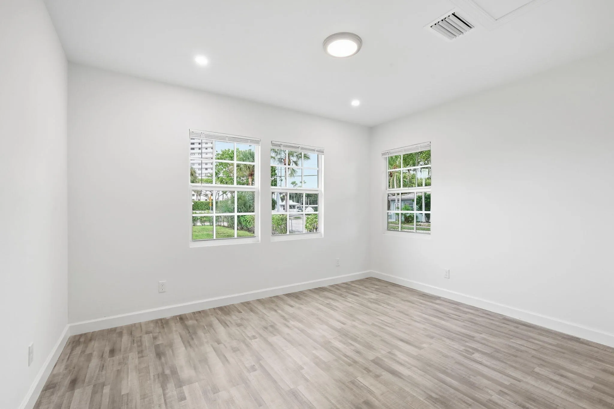 5203 N FLAGLER Drive
