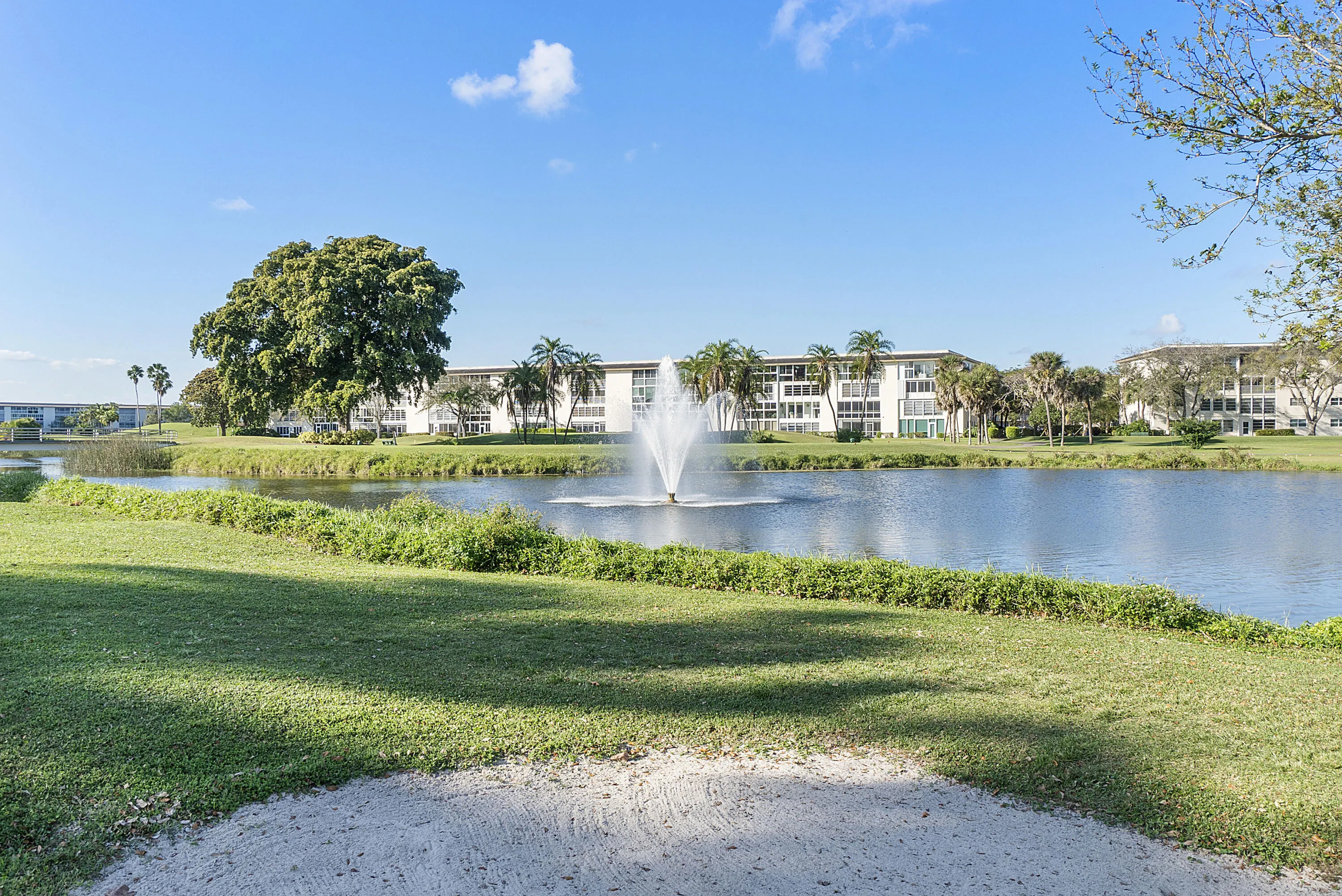1211 BAHAMA Bend #F2