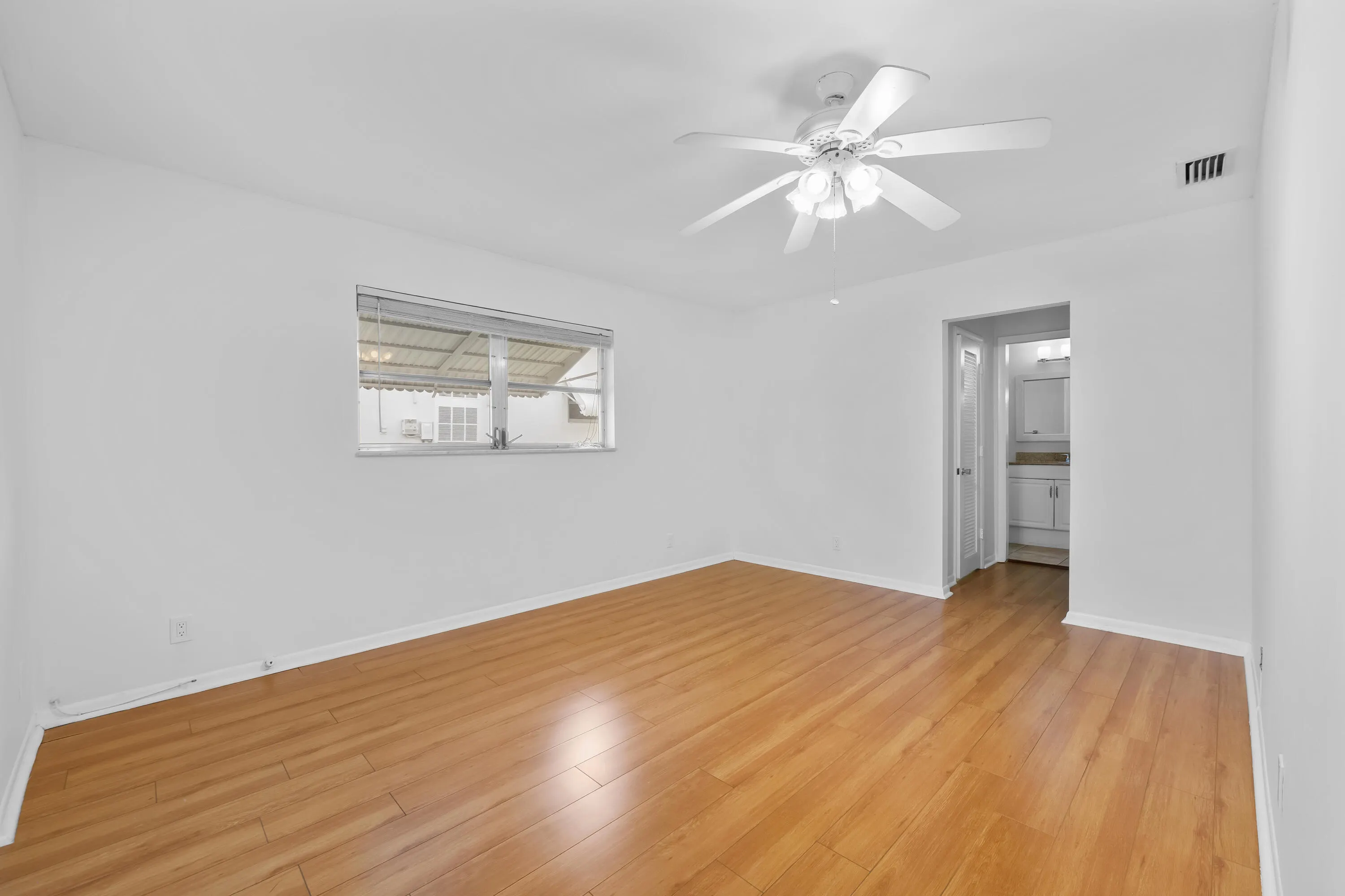 6995 NW 10TH Court
