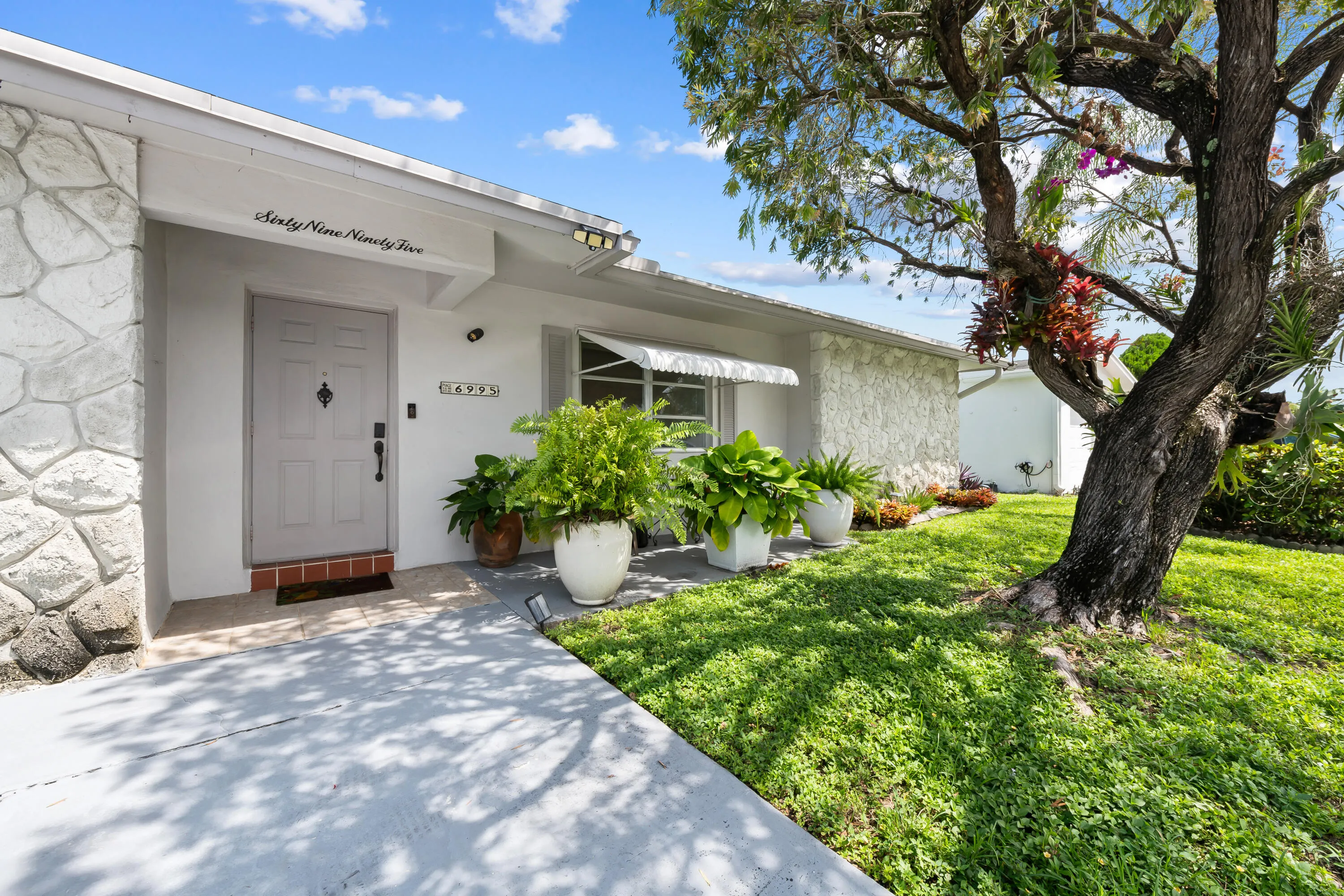 6995 NW 10TH Court