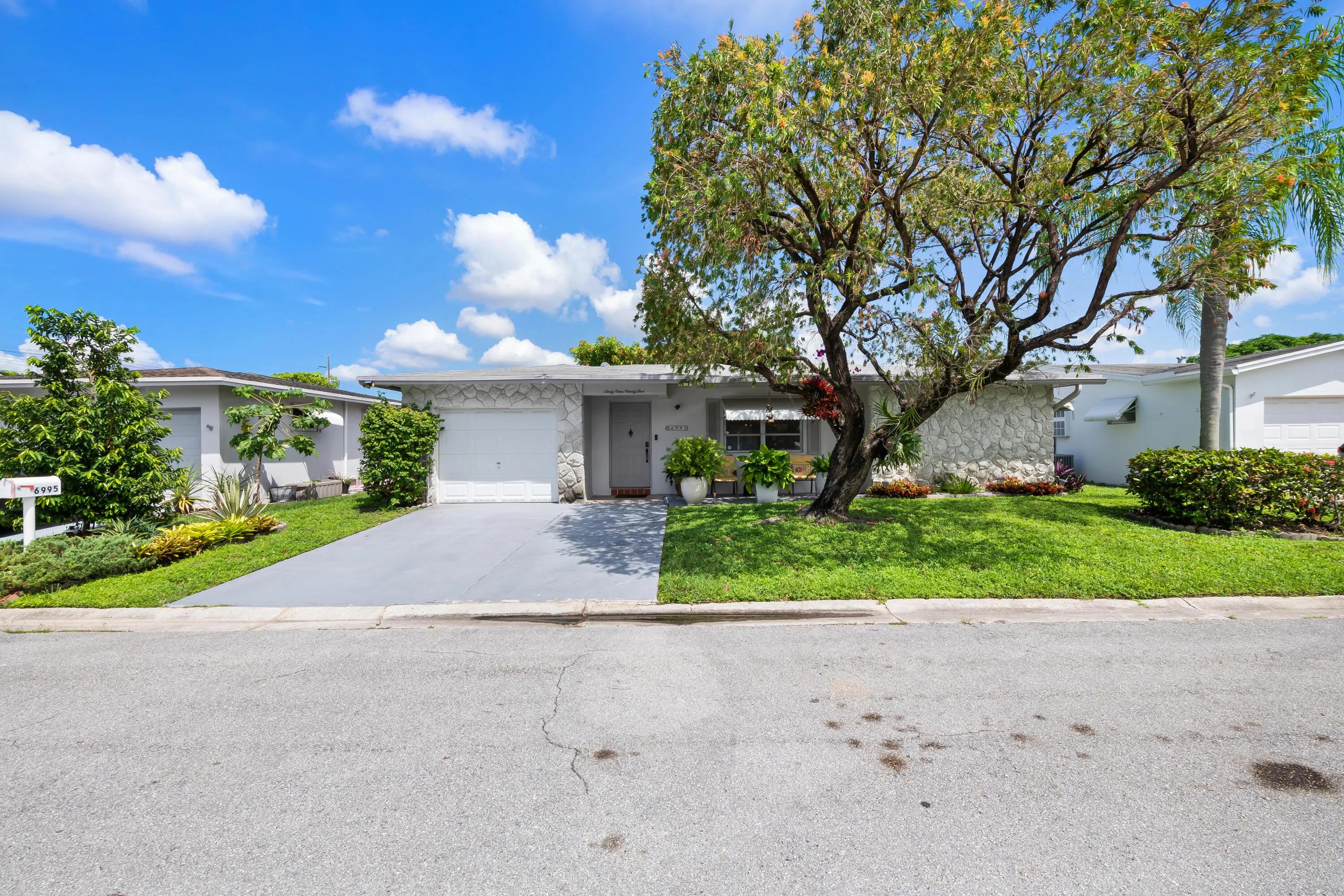 6995 NW 10TH Court
