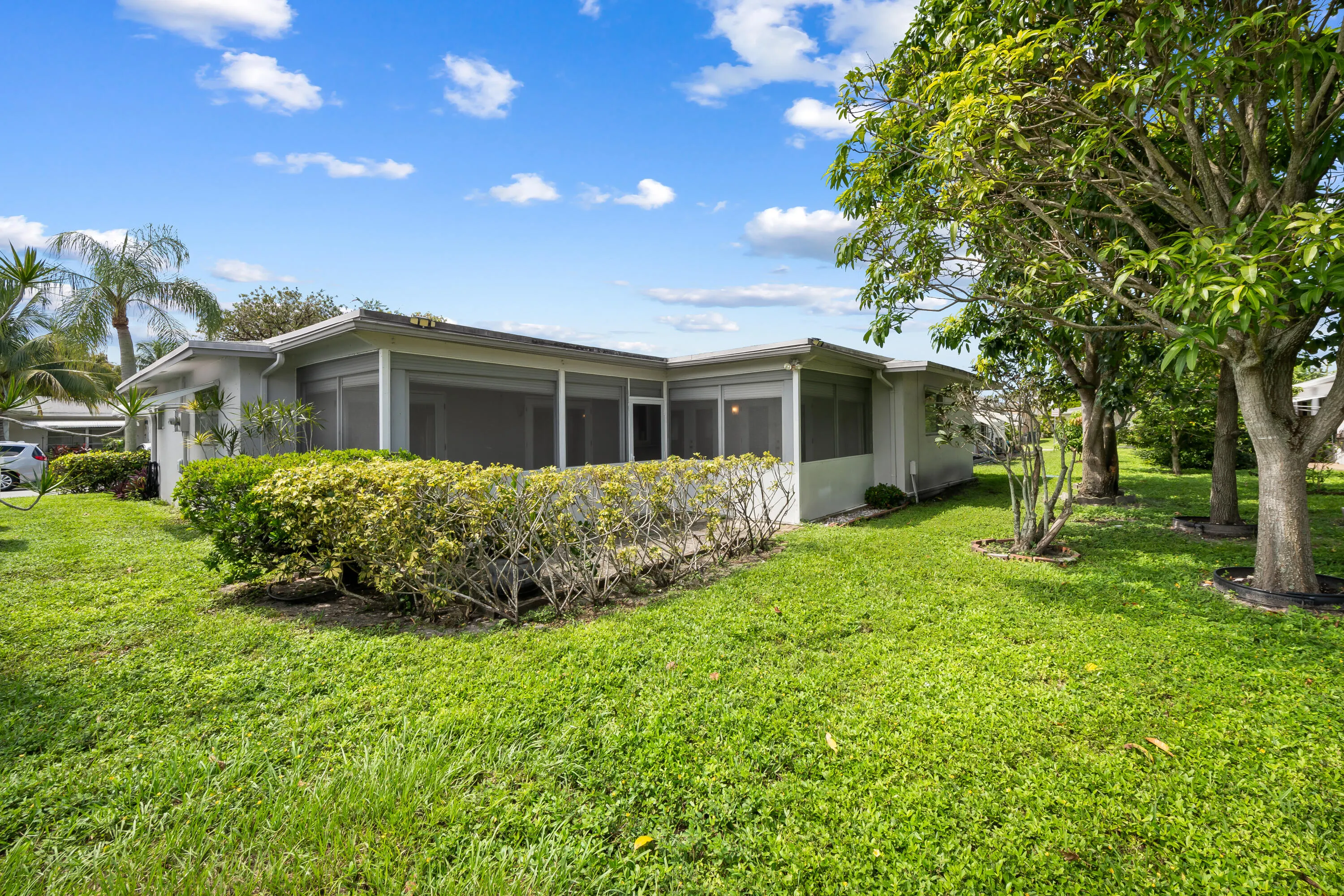 6995 NW 10TH Court