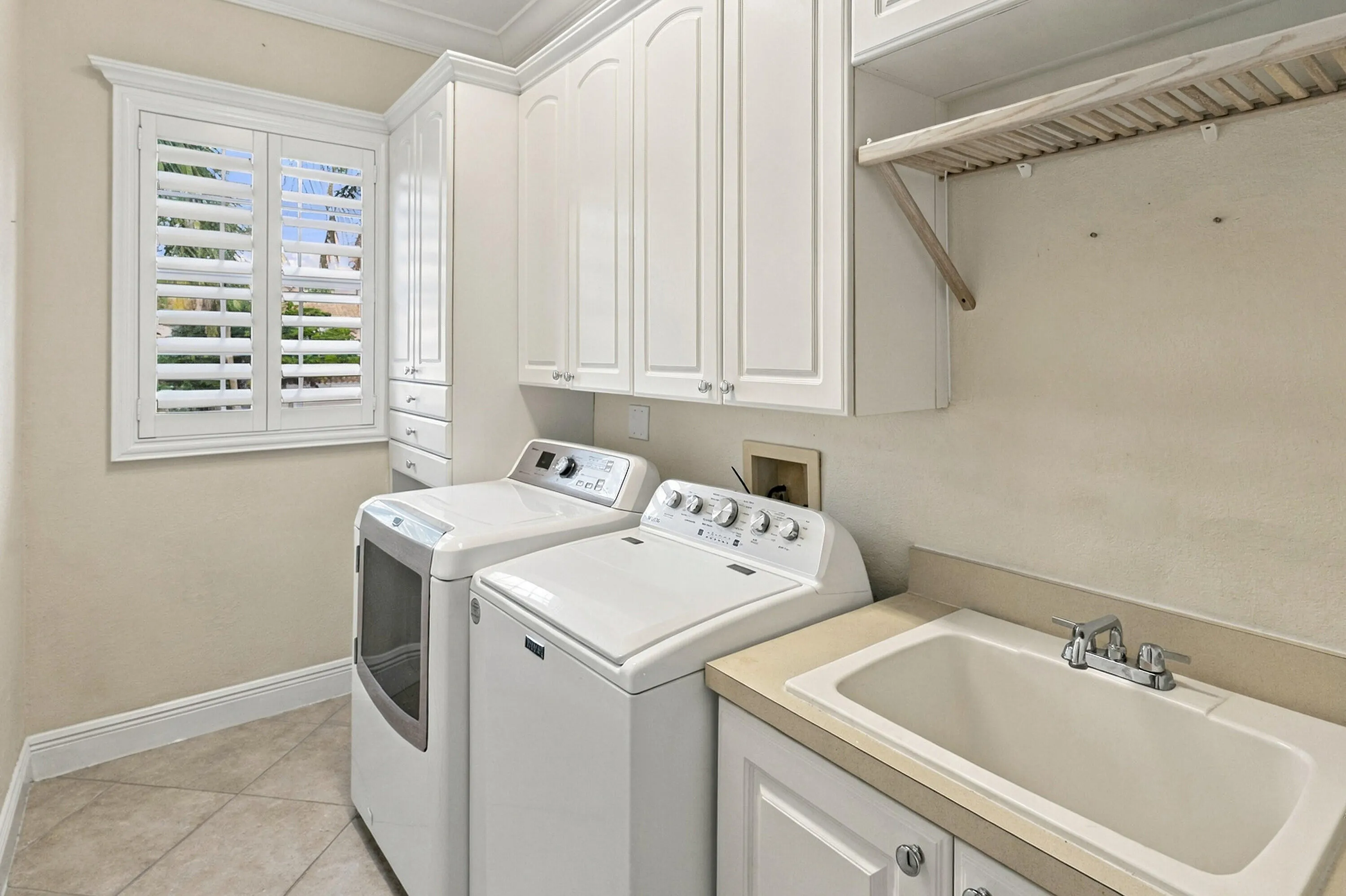9010 Cascada Way