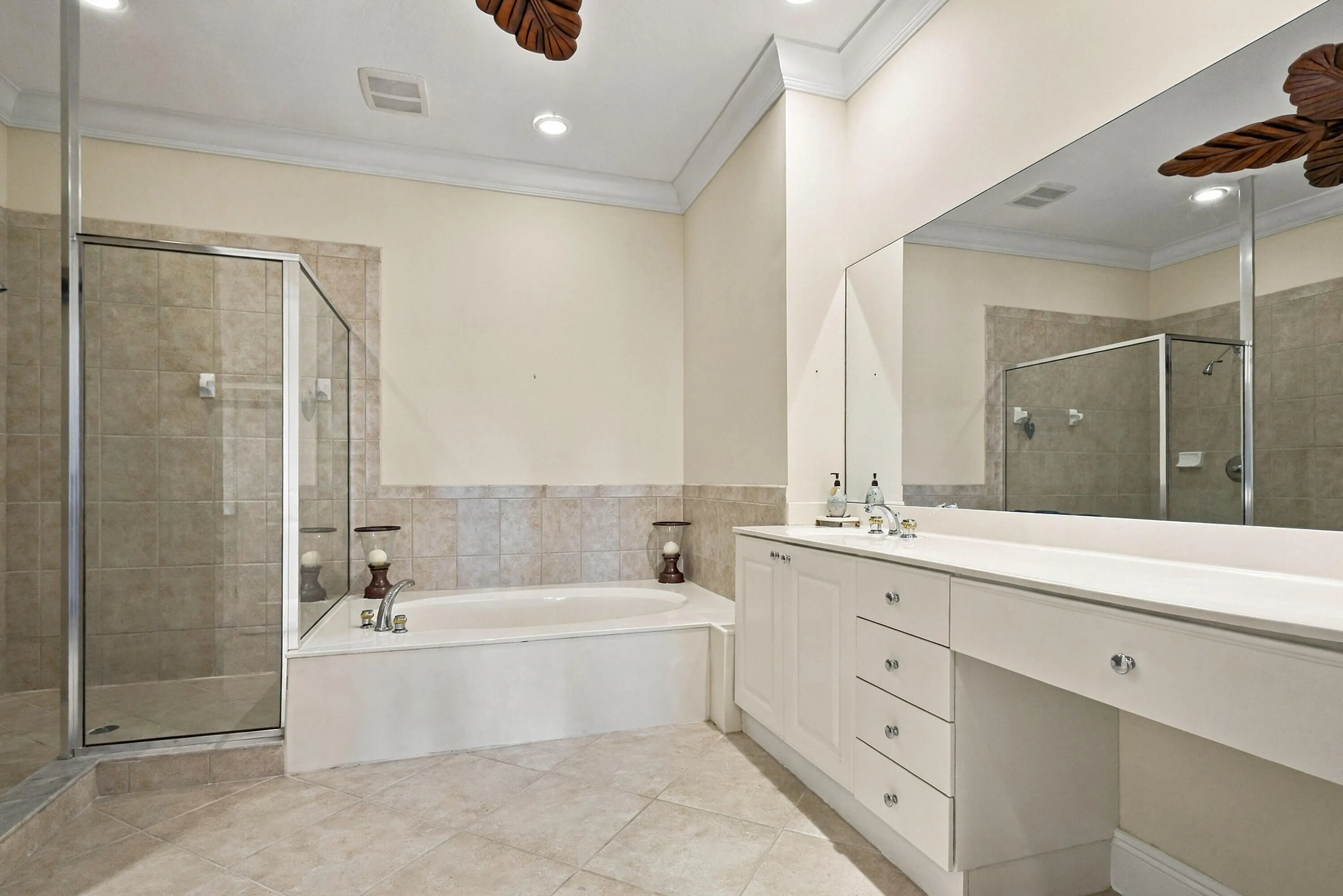 9010 Cascada Way
