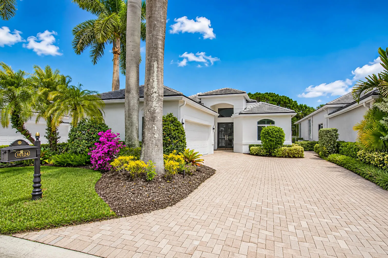 16124 VILLA VIZCAYA Place