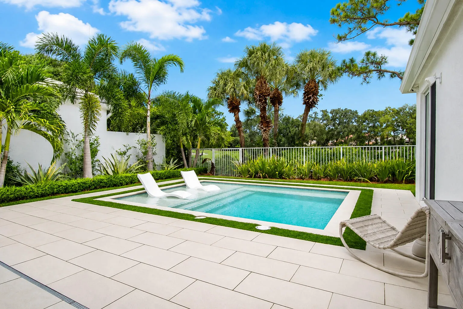 16124 VILLA VIZCAYA Place