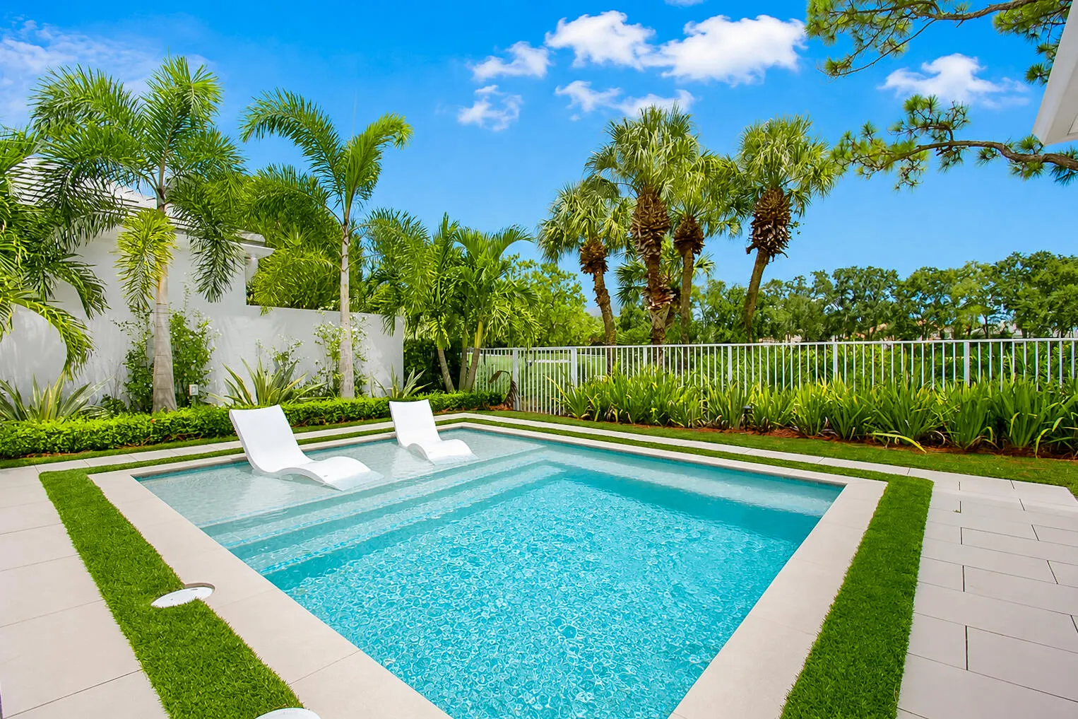 16124 VILLA VIZCAYA Place