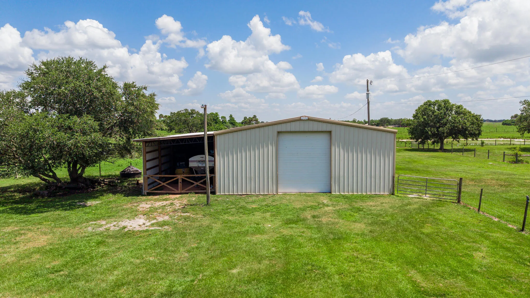 8661 E CENTER Street