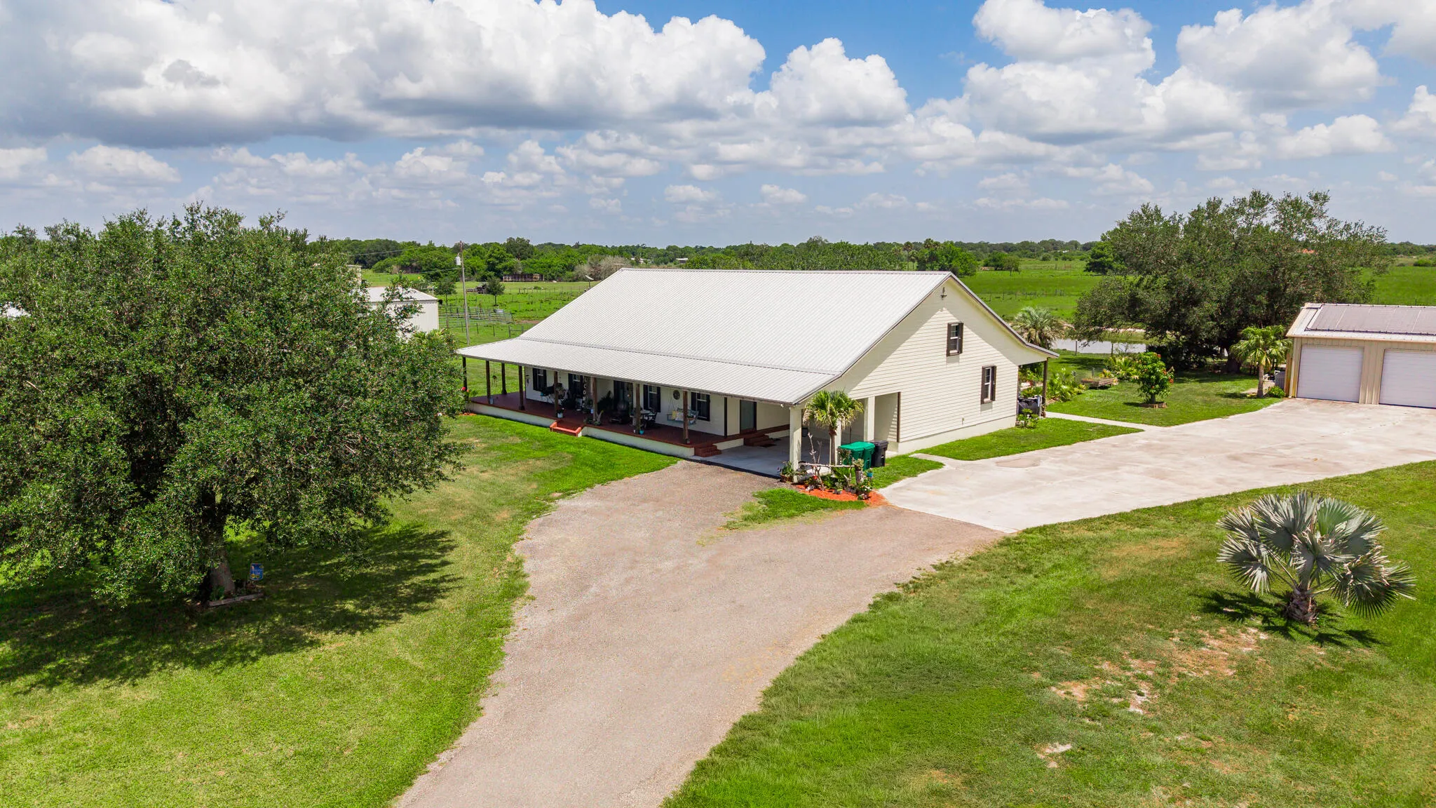 8661 E CENTER Street