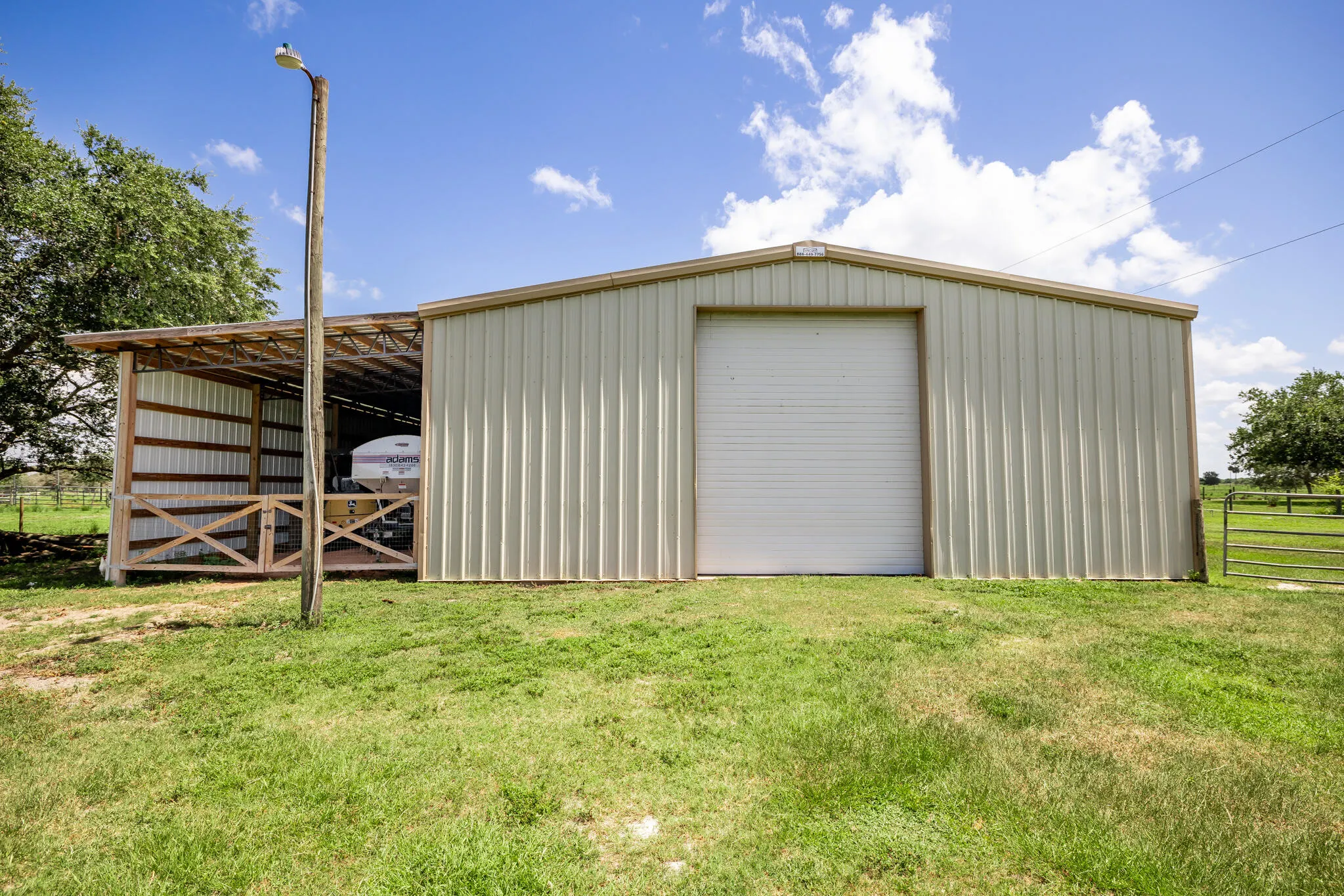8661 E CENTER Street
