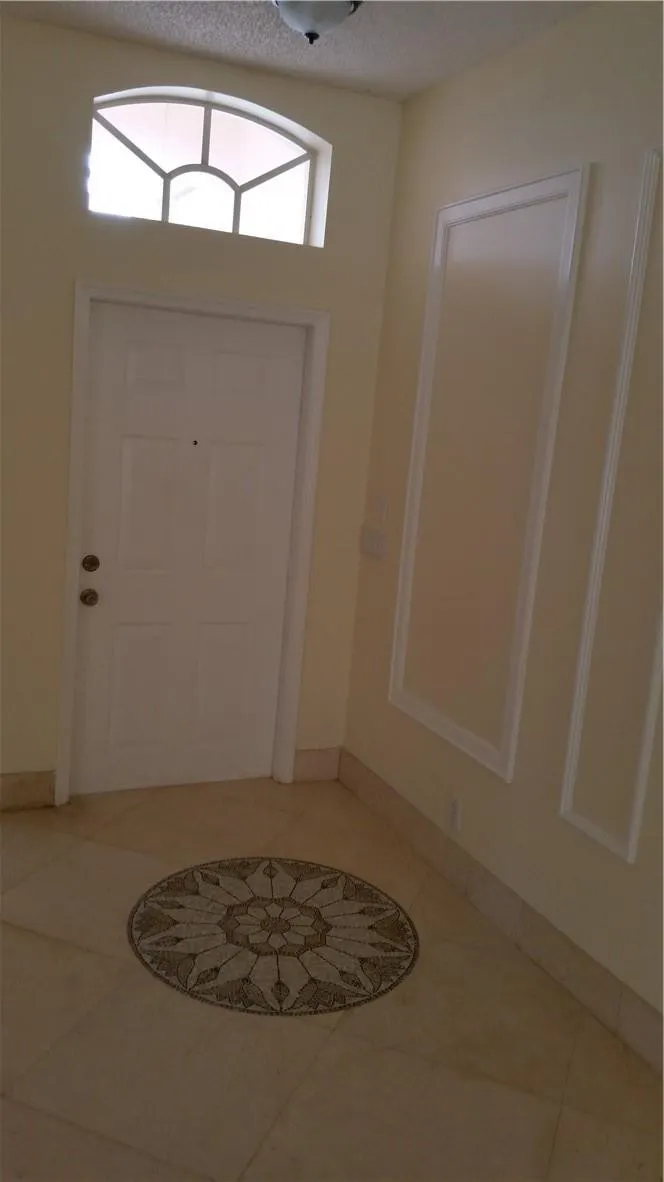 6908 NW 33RD Street