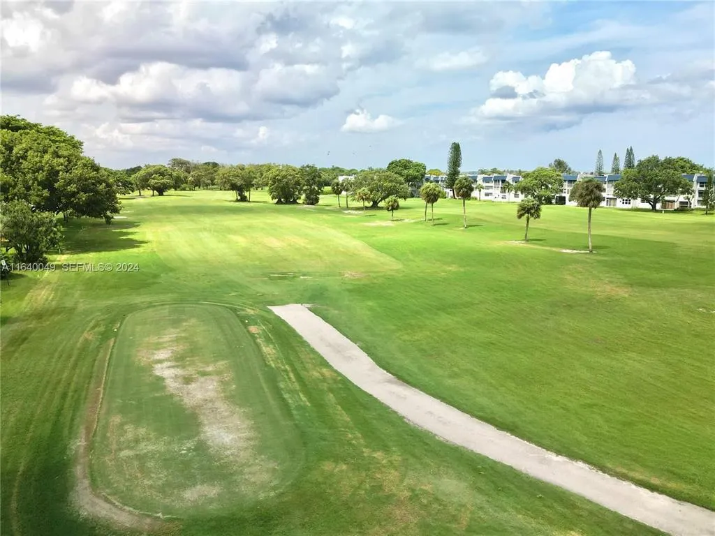 1040 COUNTRY CLUB Drive #306