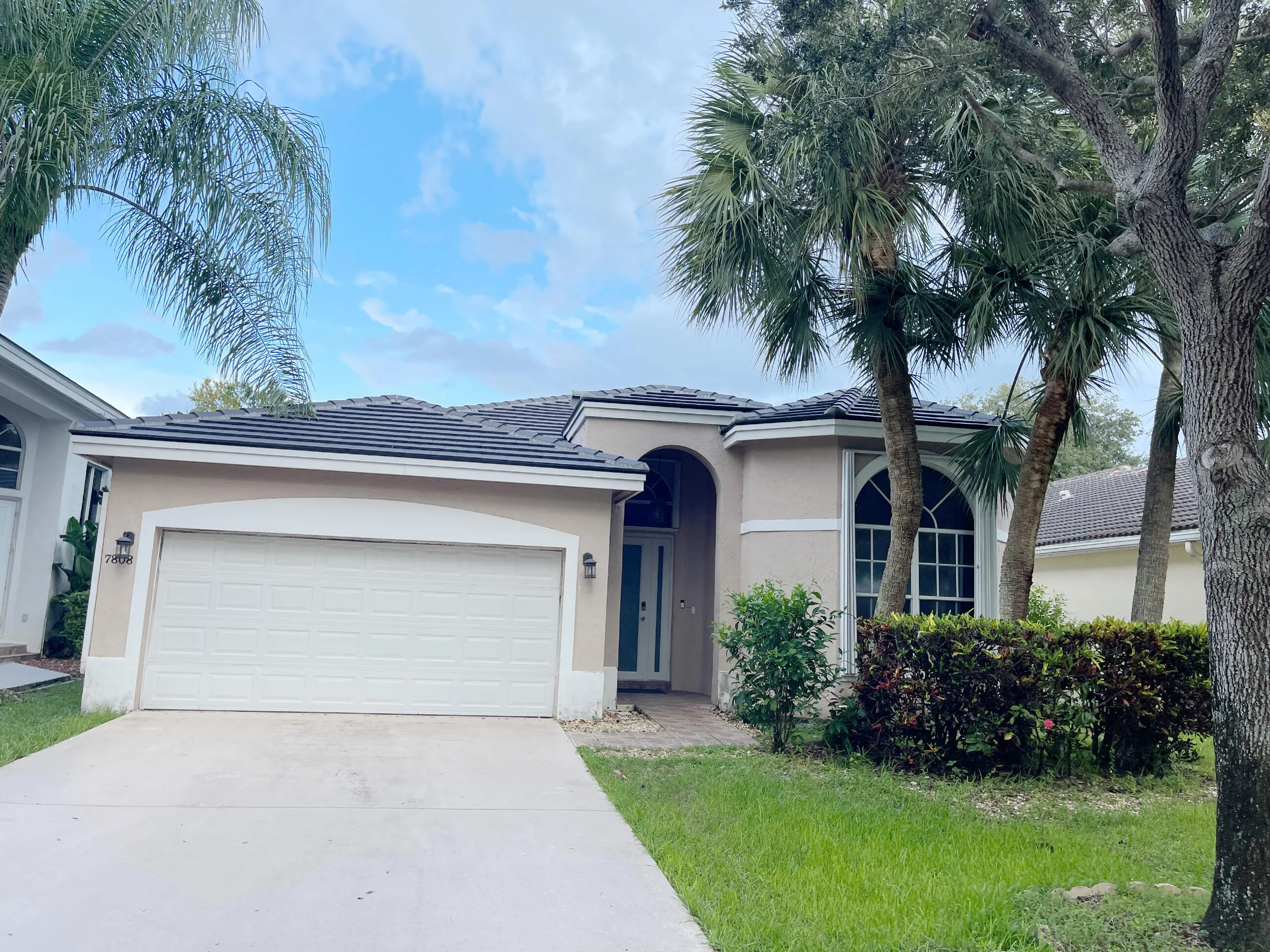 7808 NW 71ST Way