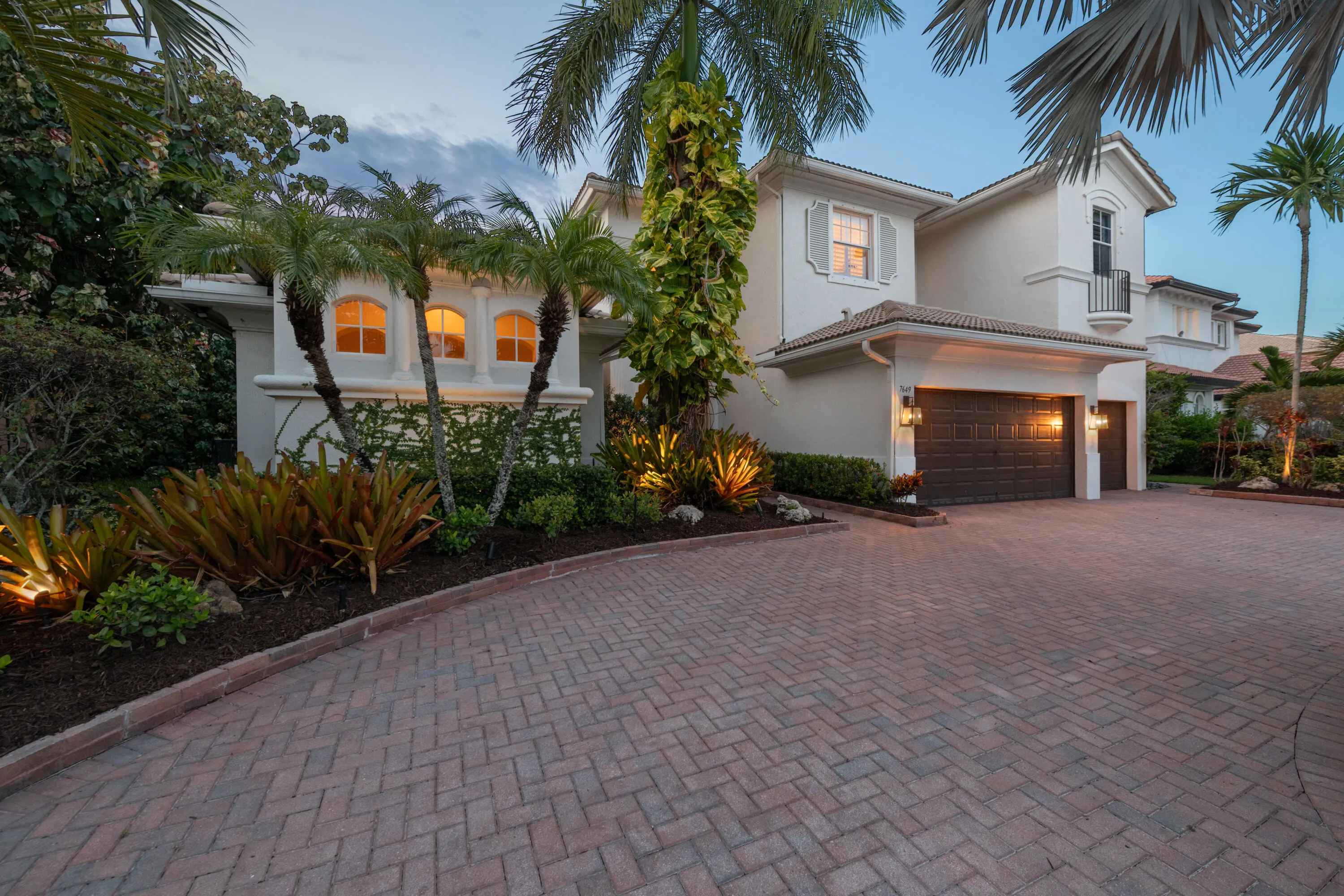 7649 NW 117TH Lane