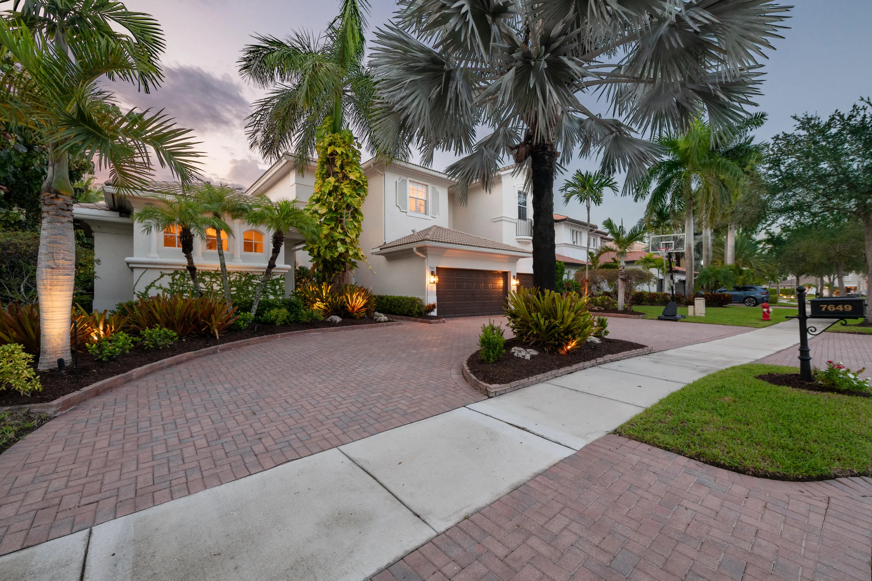 7649 NW 117TH Lane
