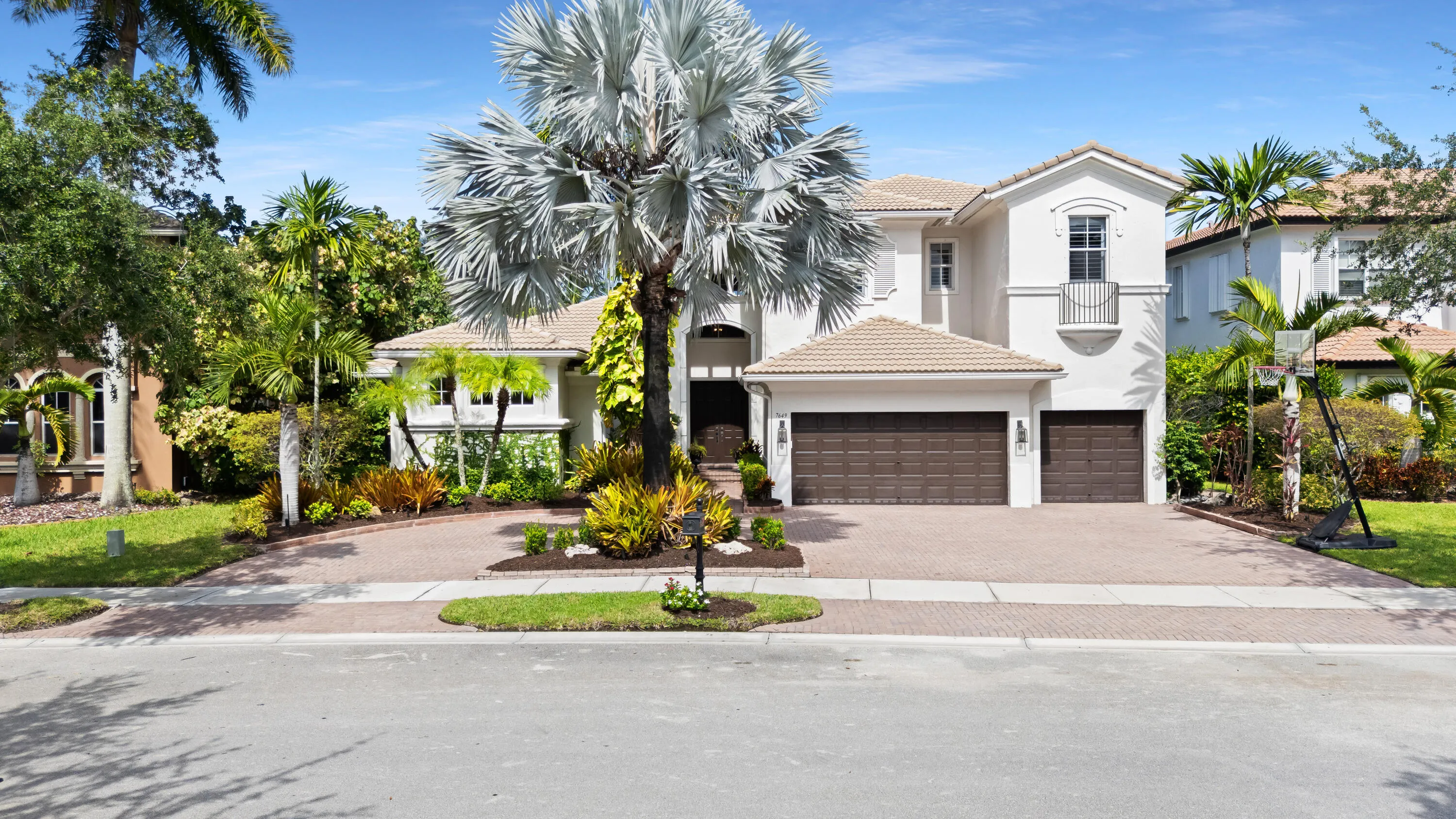 7649 NW 117TH Lane