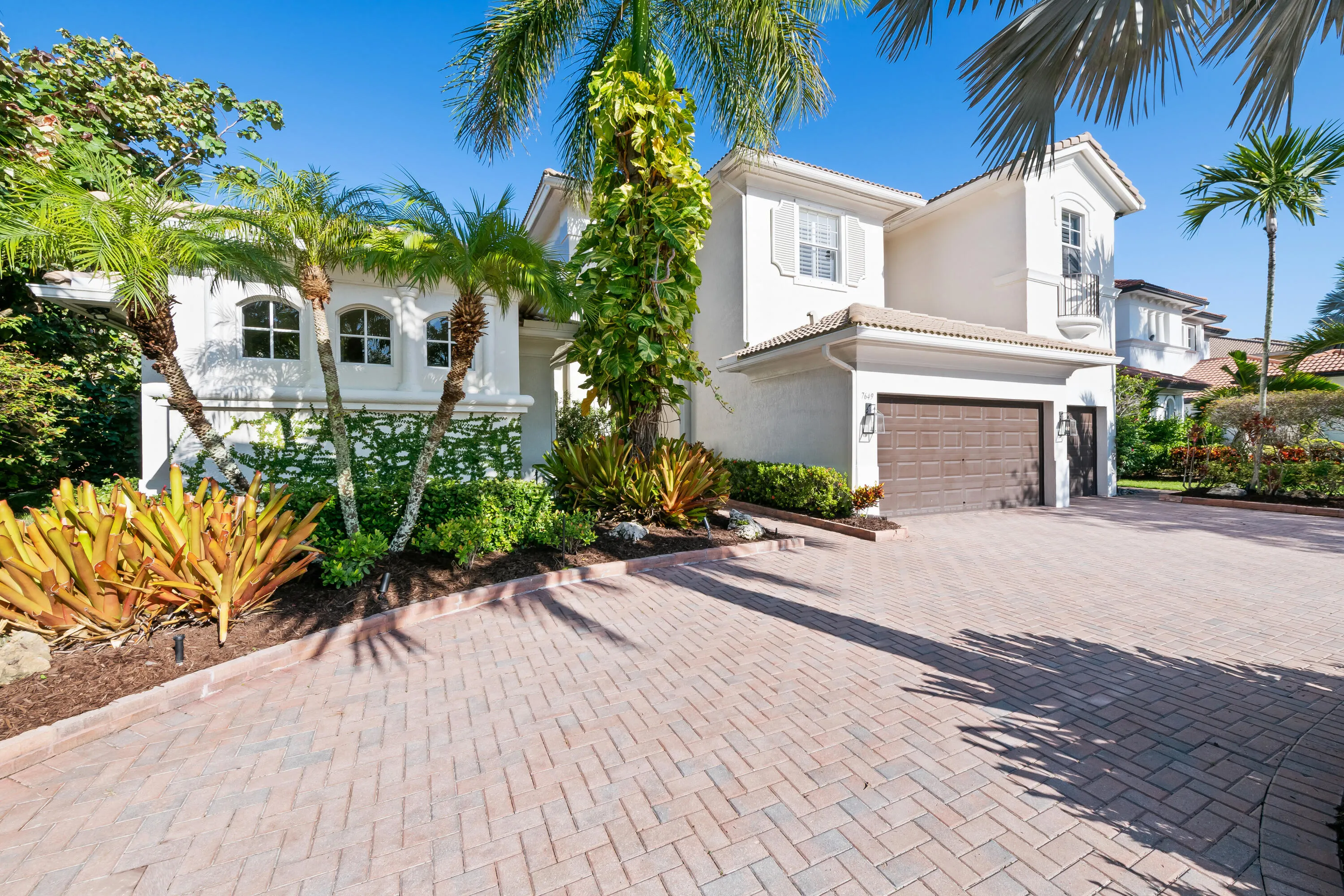 7649 NW 117TH Lane