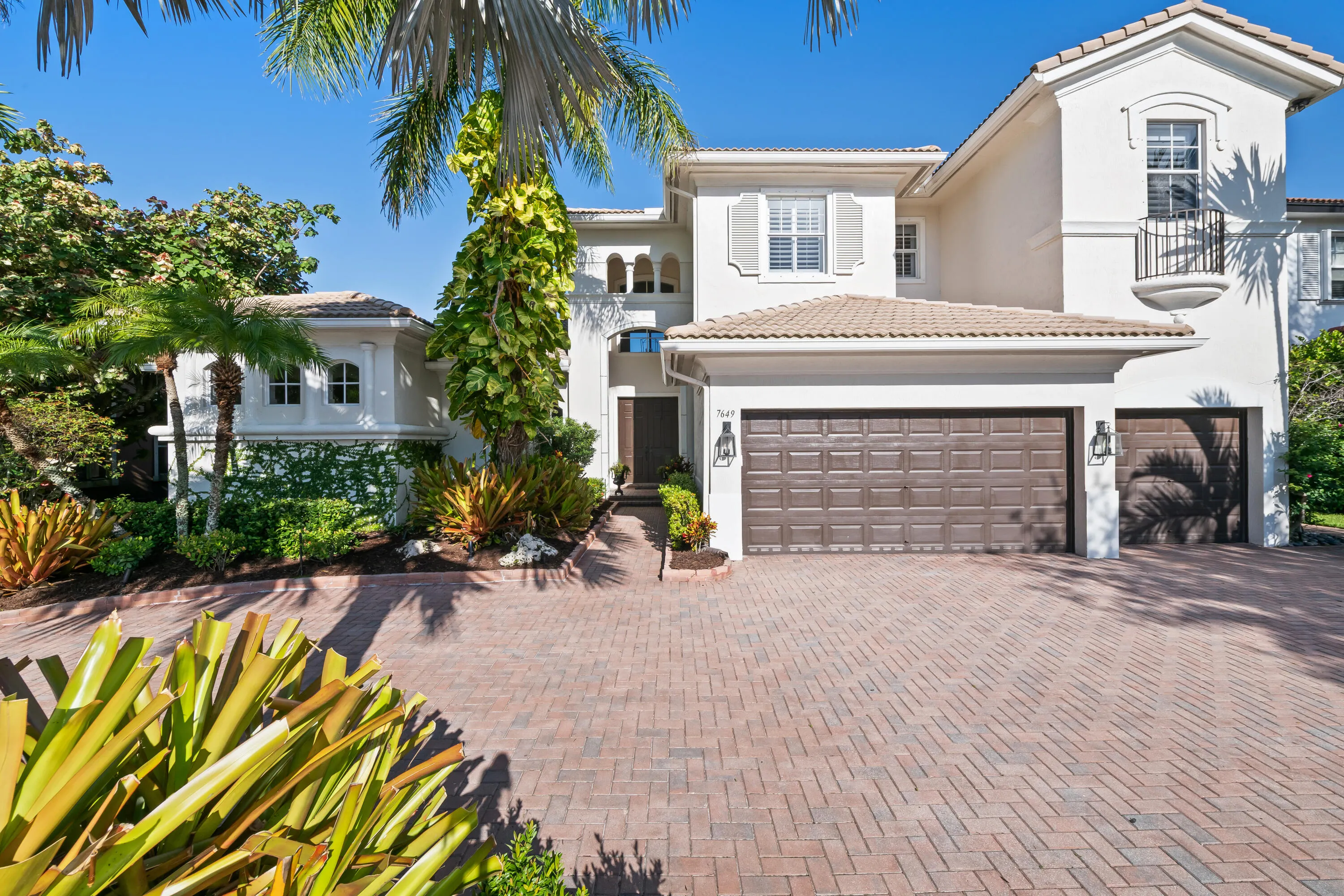 7649 NW 117TH Lane