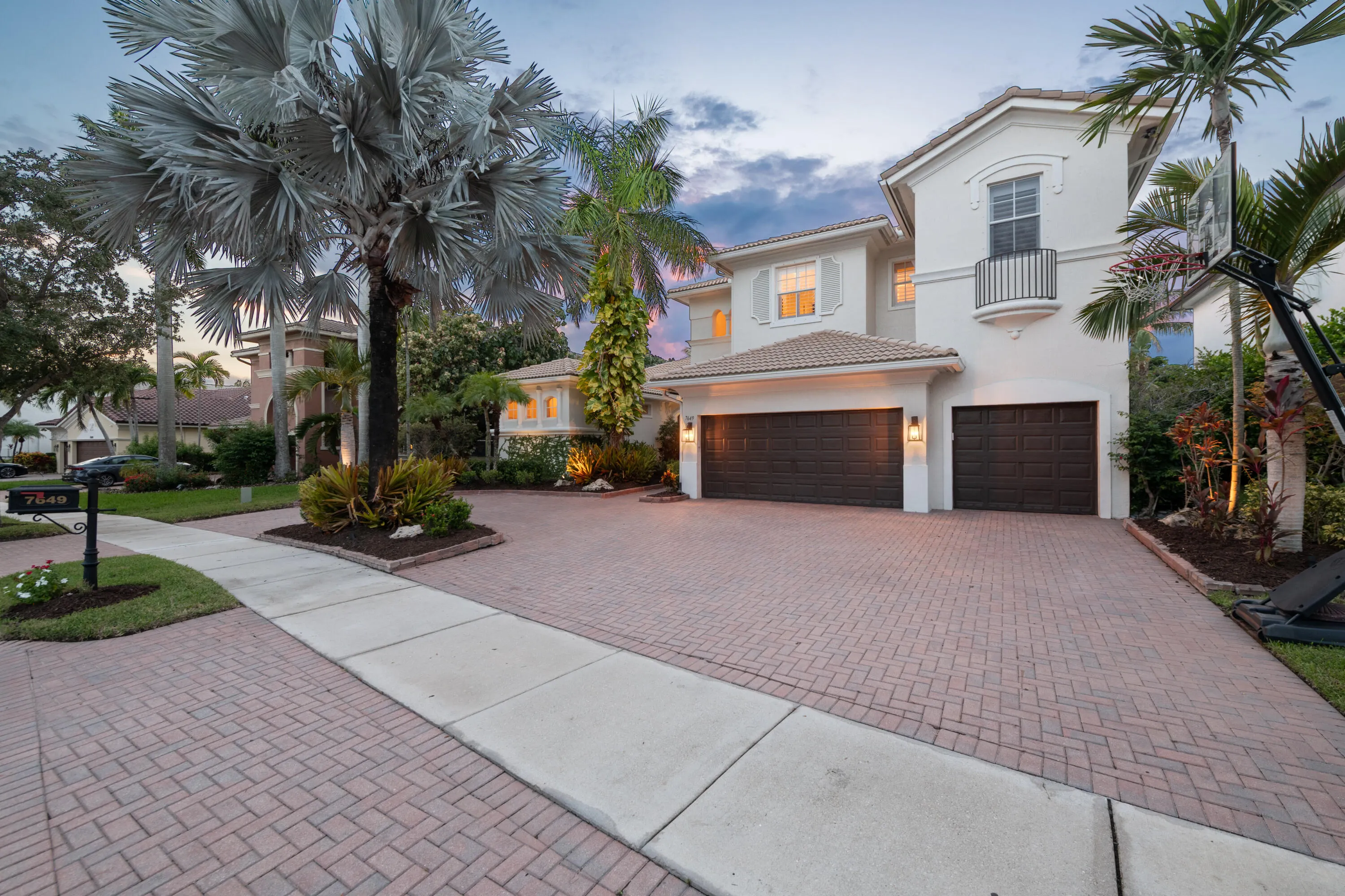 7649 NW 117TH Lane