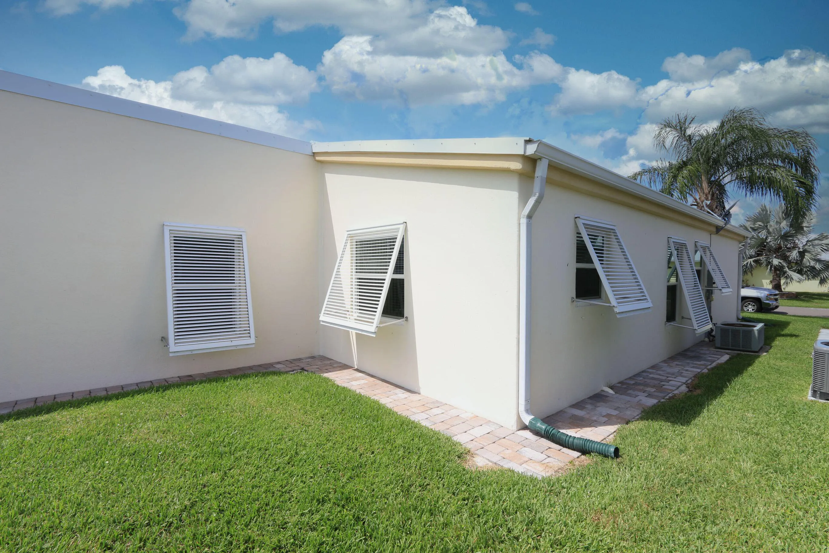 4350 SW 9th Way