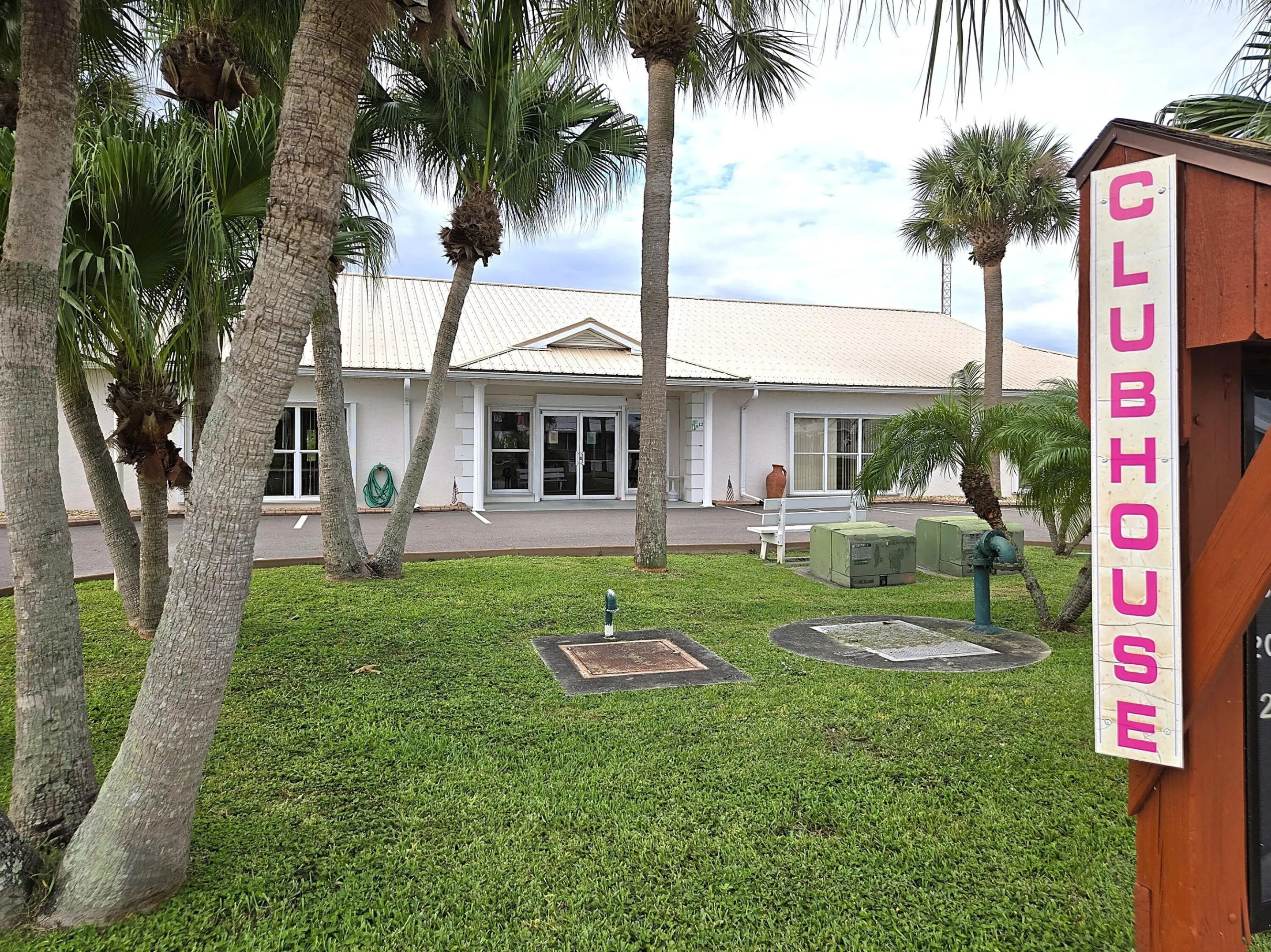 4350 SW 9th Way