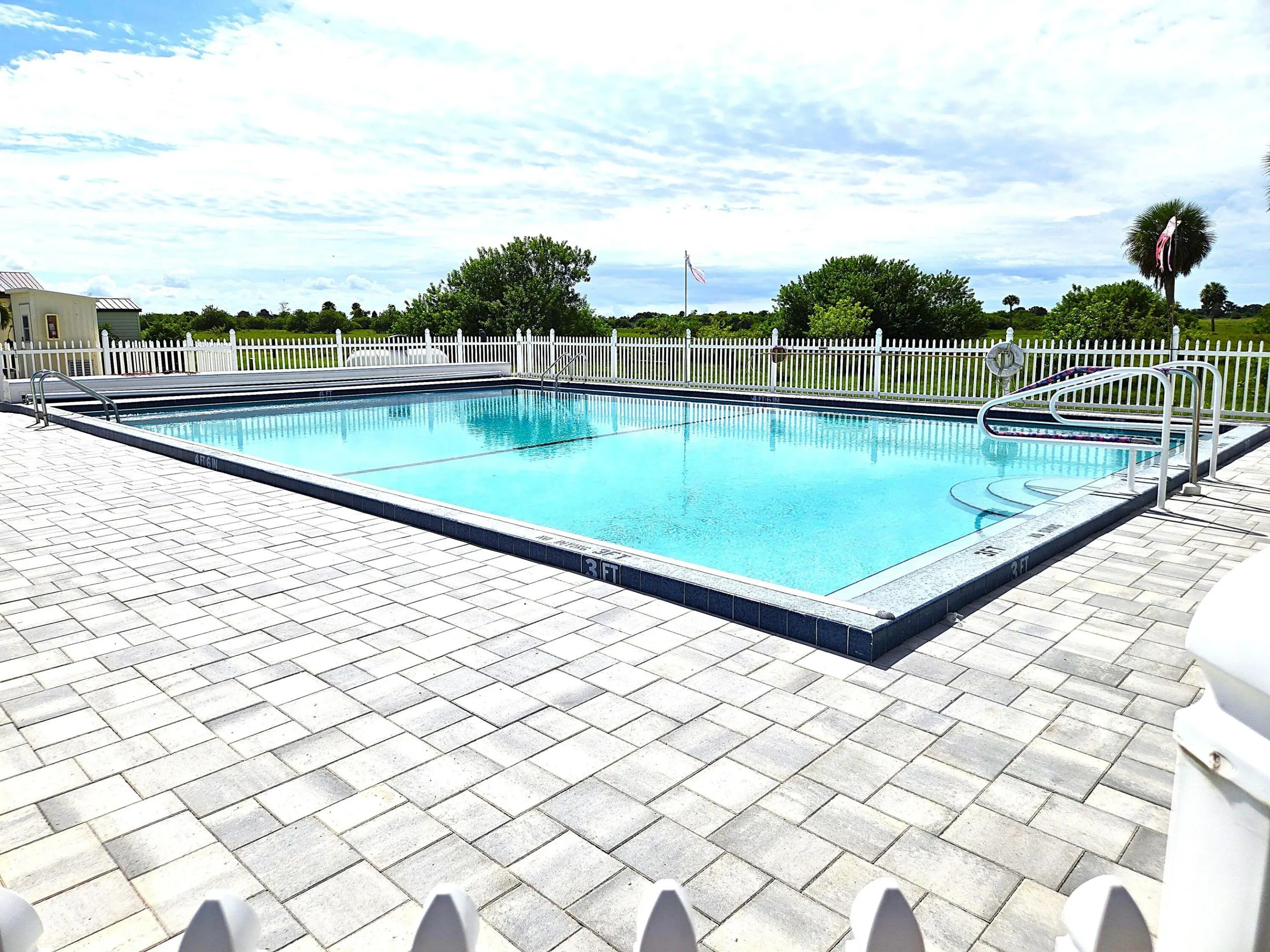 4350 SW 9th Way