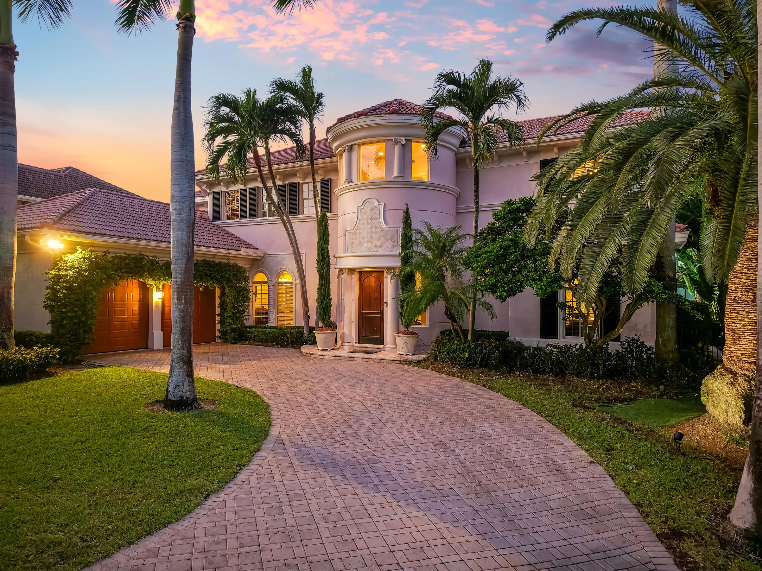 961 Banyan Drive