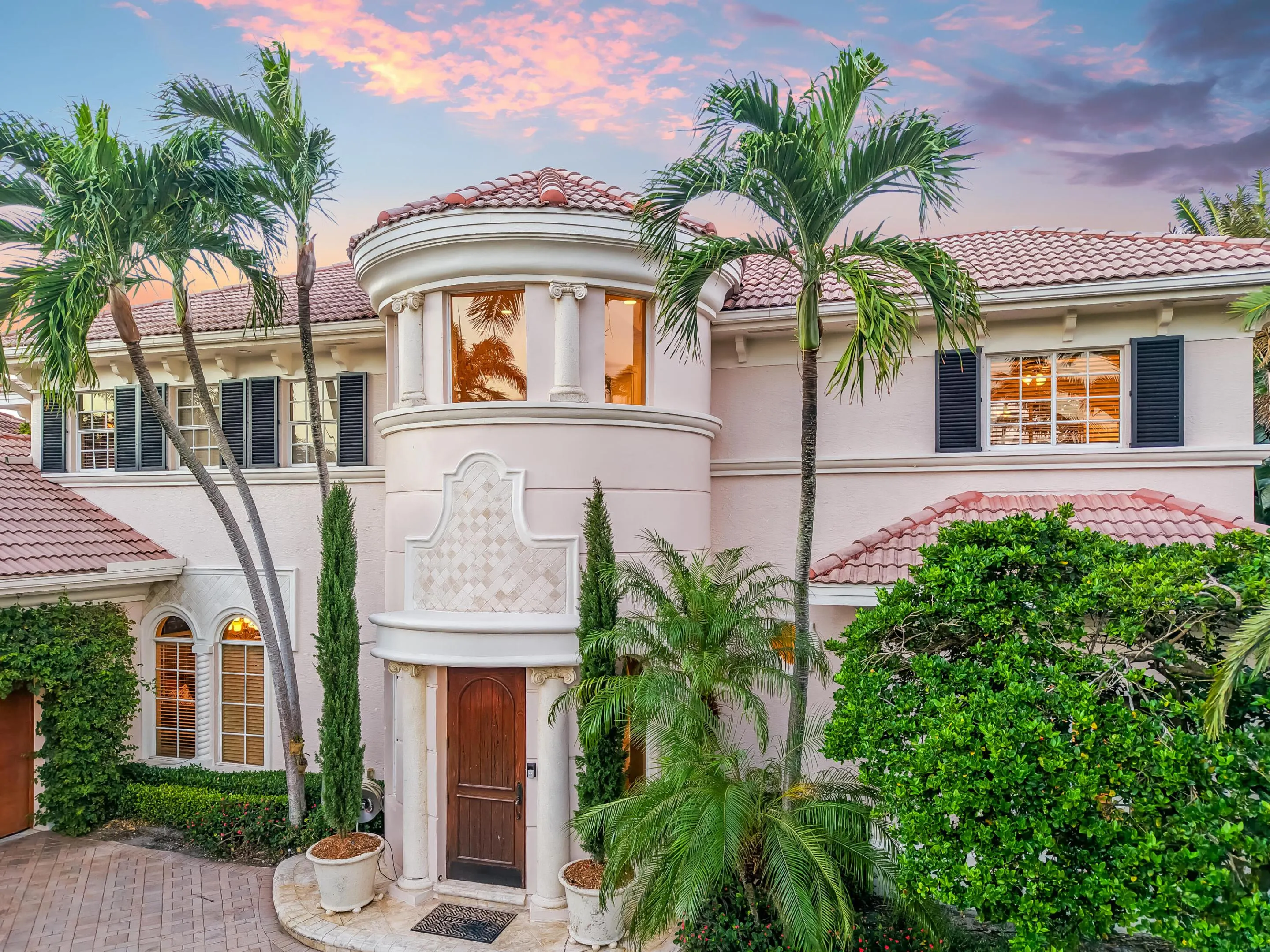 961 Banyan Drive