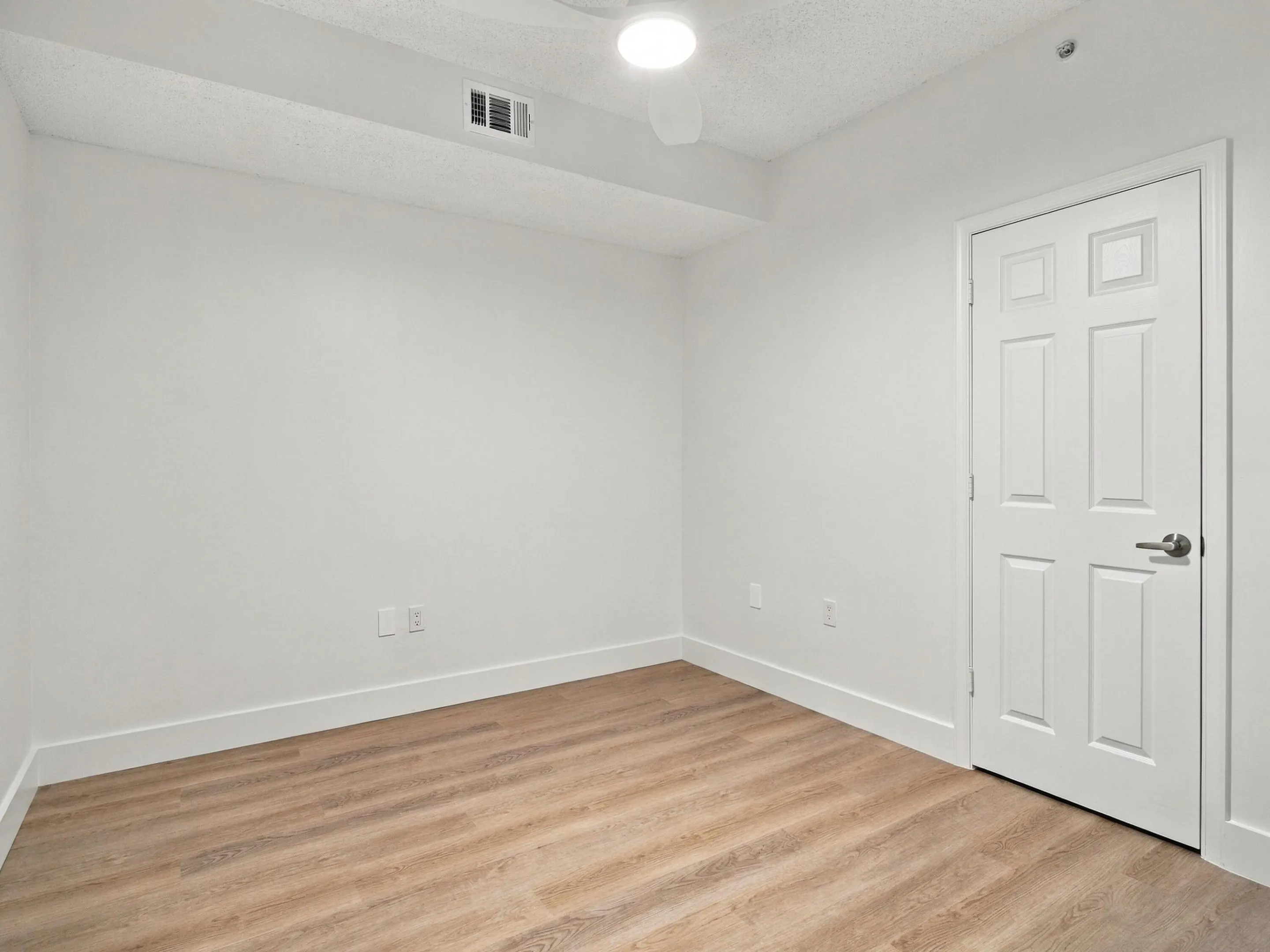 2020 GREENVIEW SHORES Boulevard #109