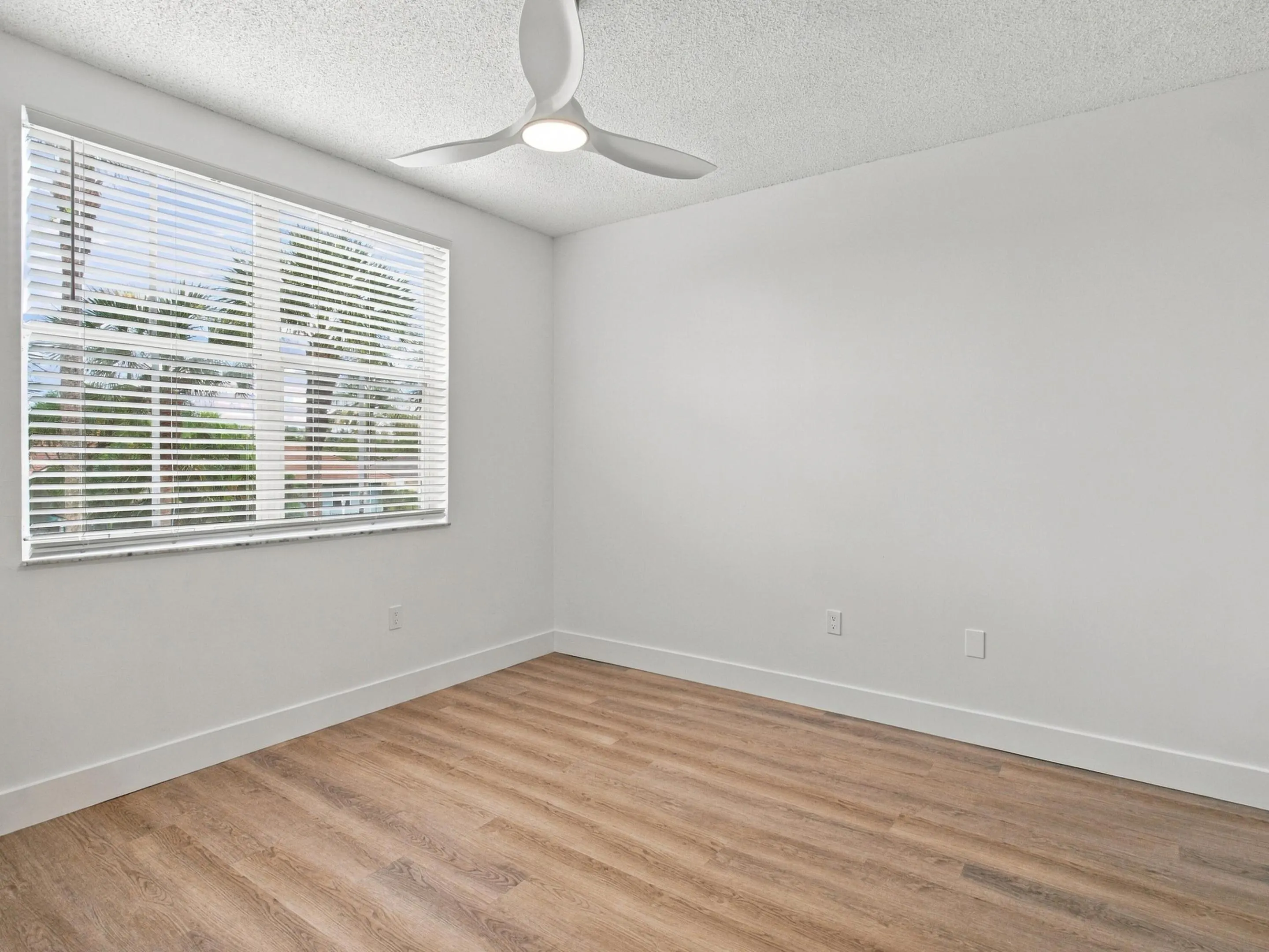 2020 GREENVIEW SHORES Boulevard #109