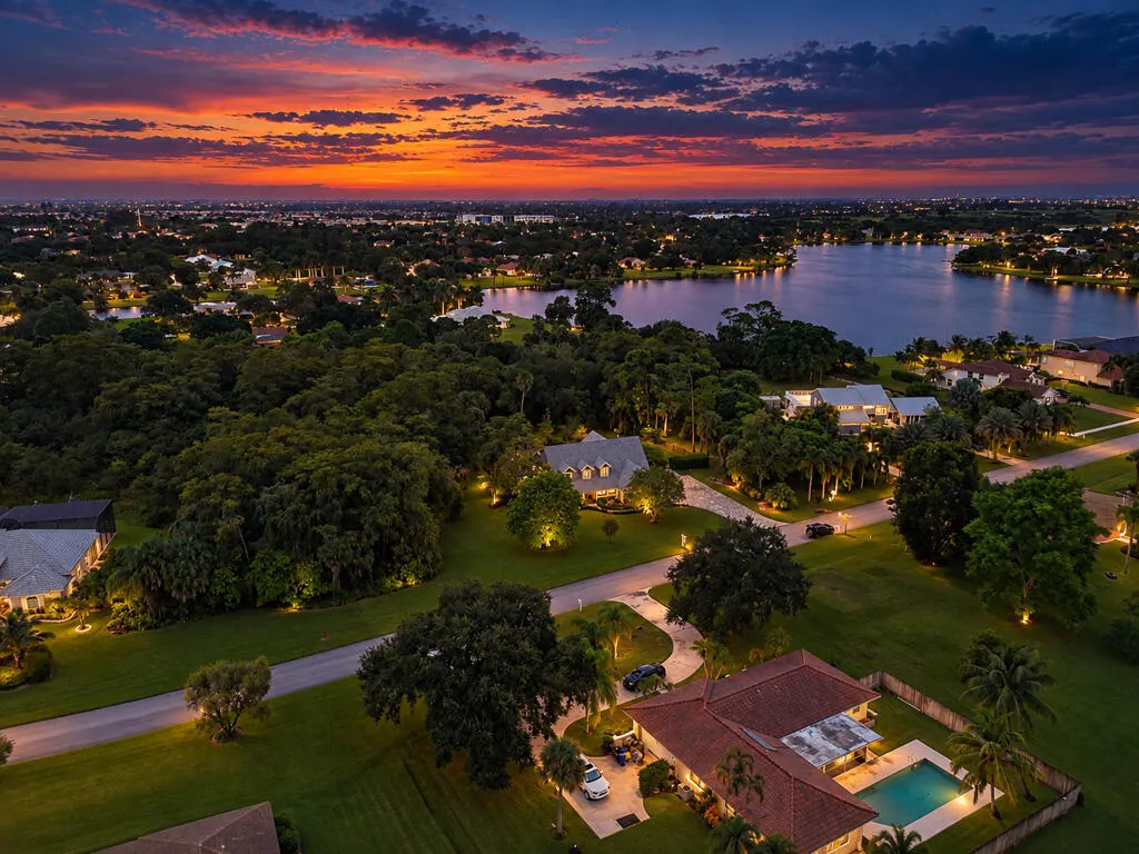 4651 Hunting Trail