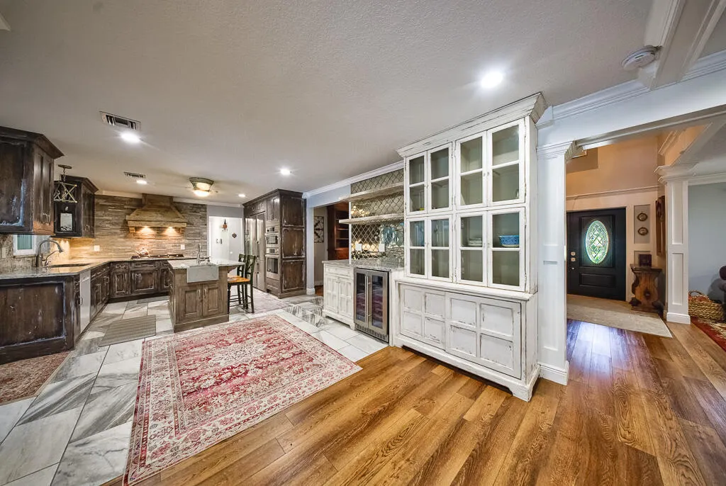 4651 Hunting Trail