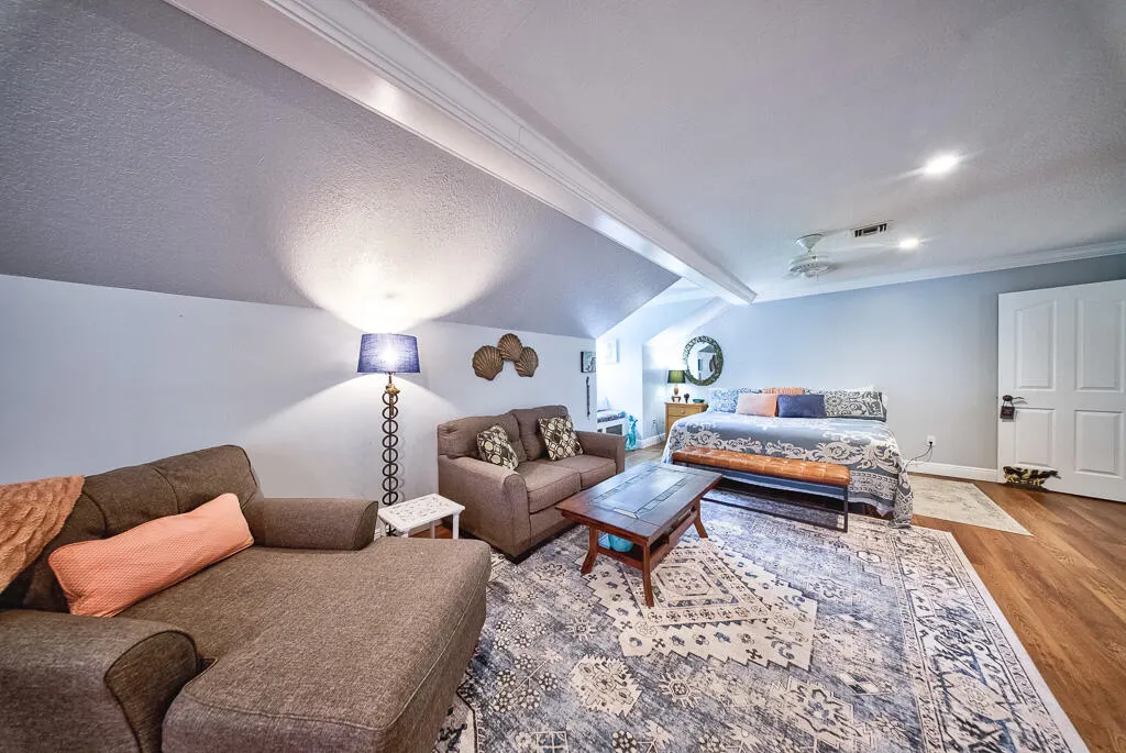 4651 Hunting Trail