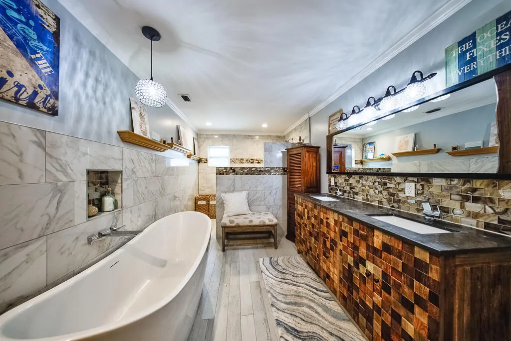 4651 Hunting Trail