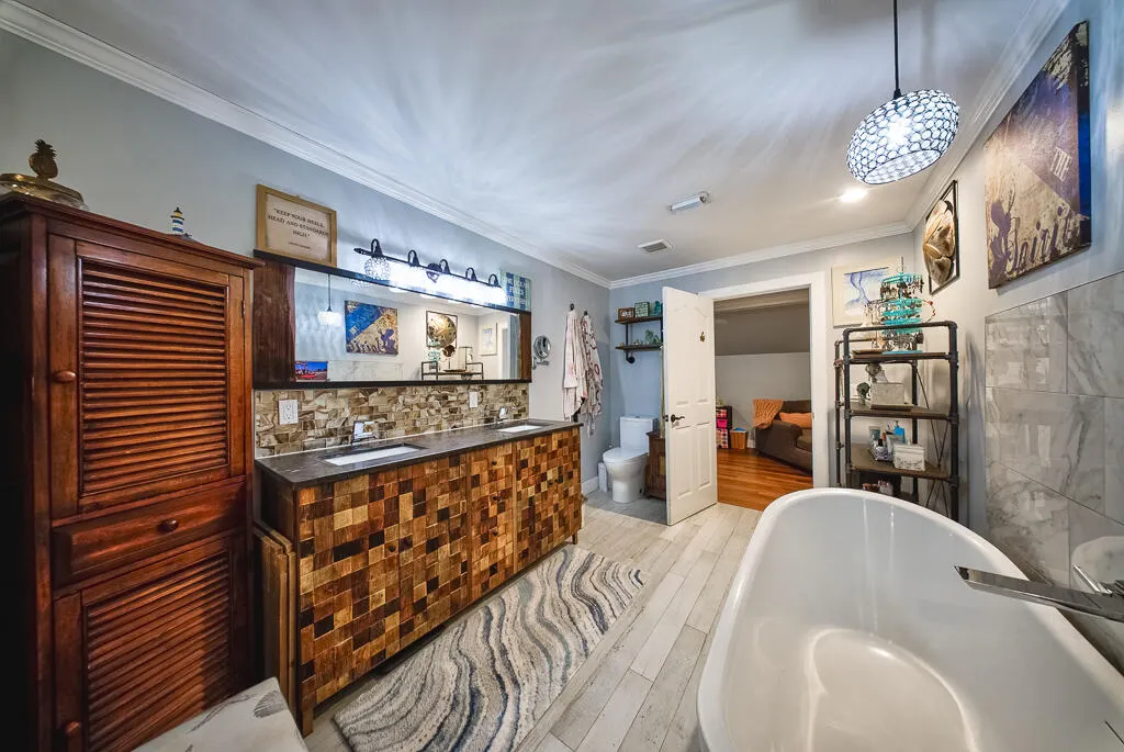4651 Hunting Trail