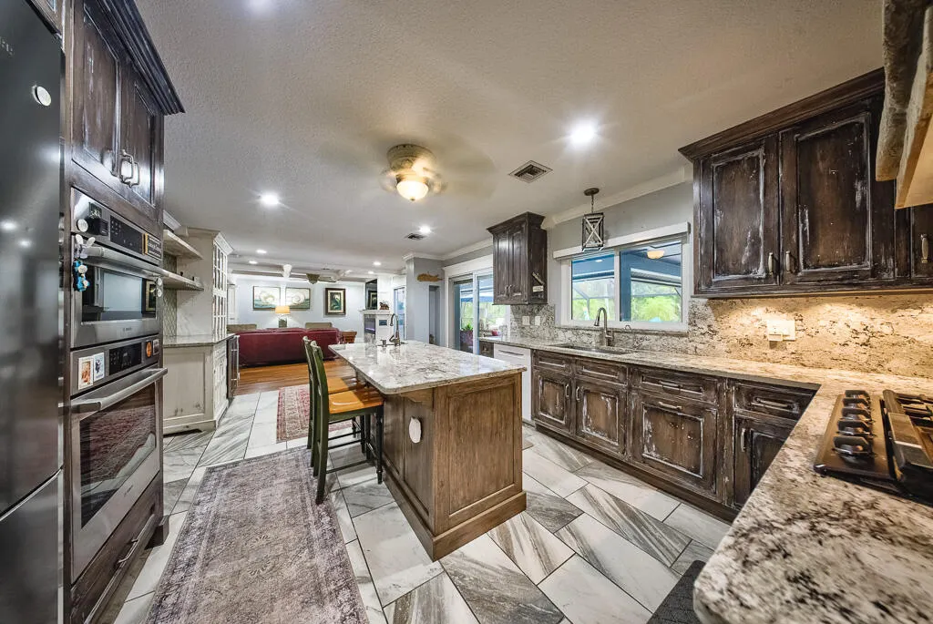 4651 Hunting Trail
