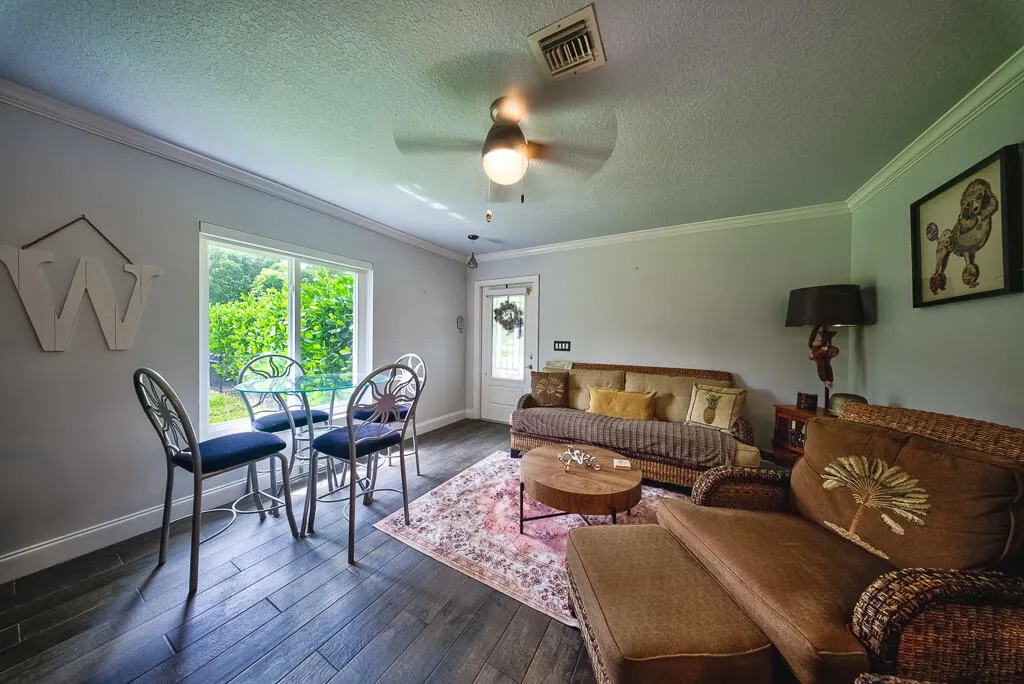 4651 Hunting Trail