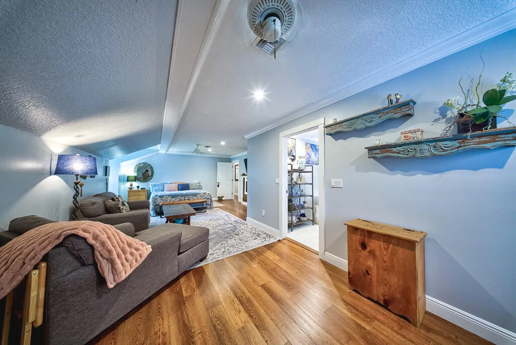 4651 Hunting Trail