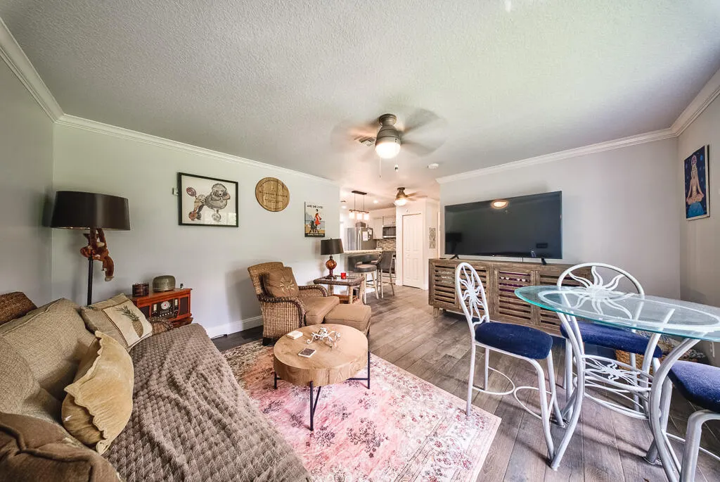 4651 Hunting Trail