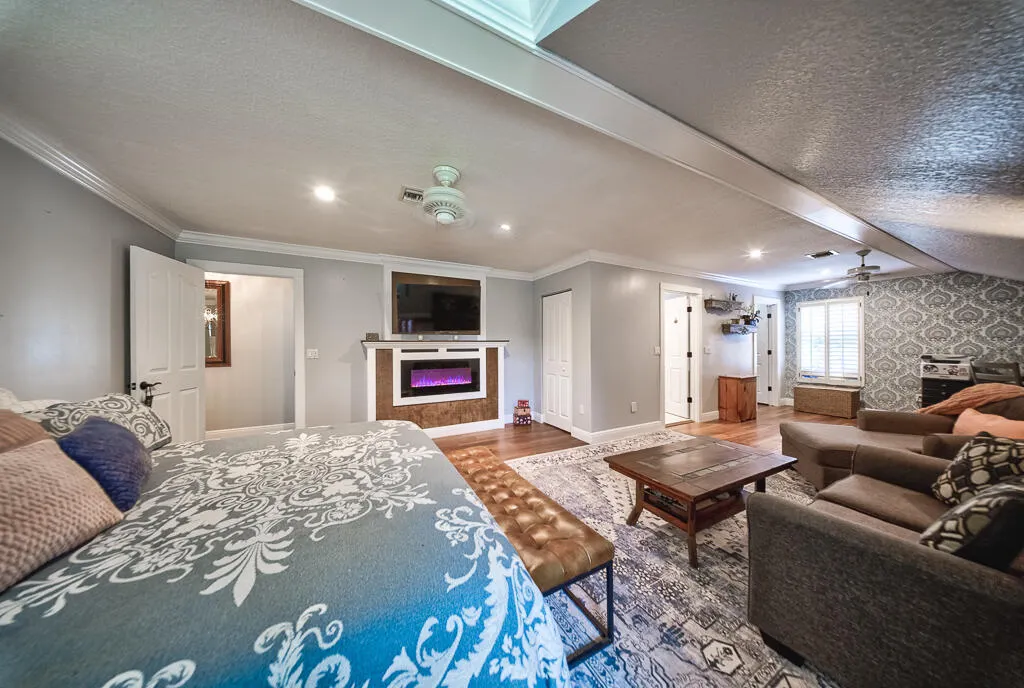 4651 Hunting Trail