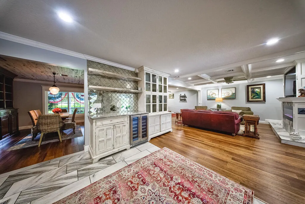 4651 Hunting Trail